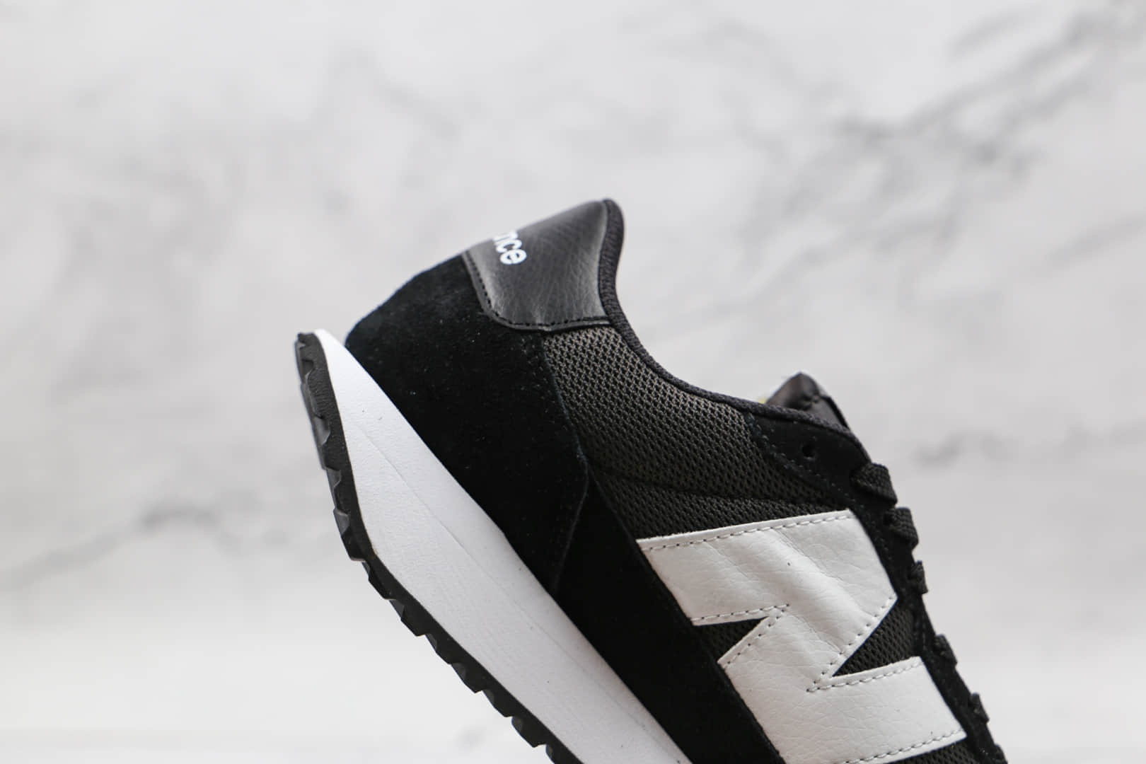 新百伦New Balance纯原版本网面黑白色NB237慢跑鞋原档案数据开发 货号：MS237CC