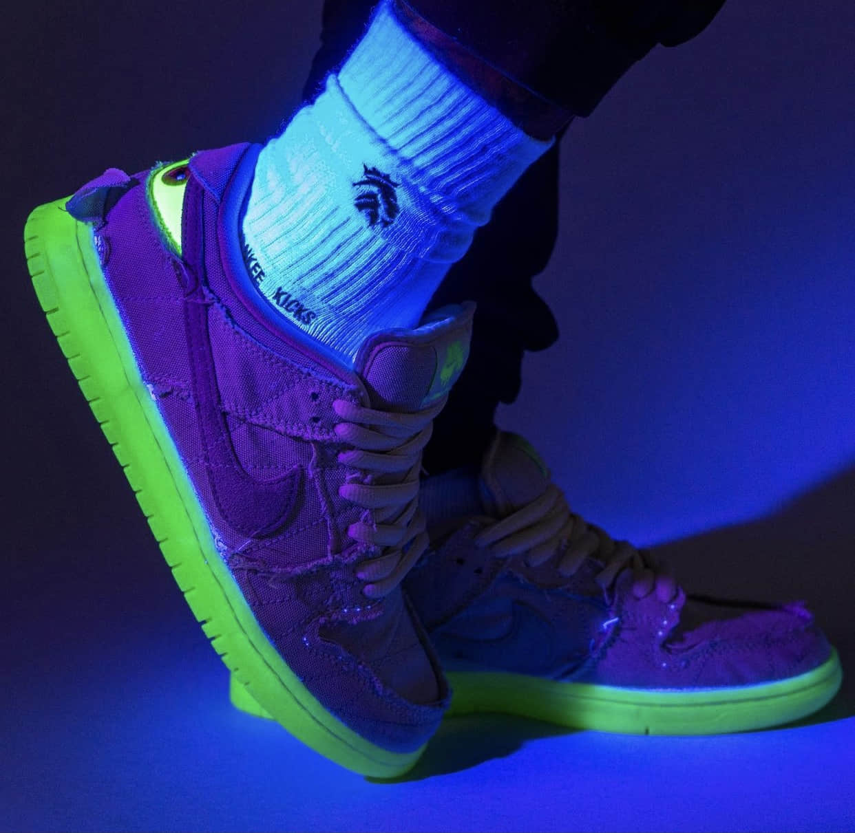 可撕鞋面+夜光设计!全新Nike SB Dunk“木乃伊”十月登场! 货号:DM0774-111