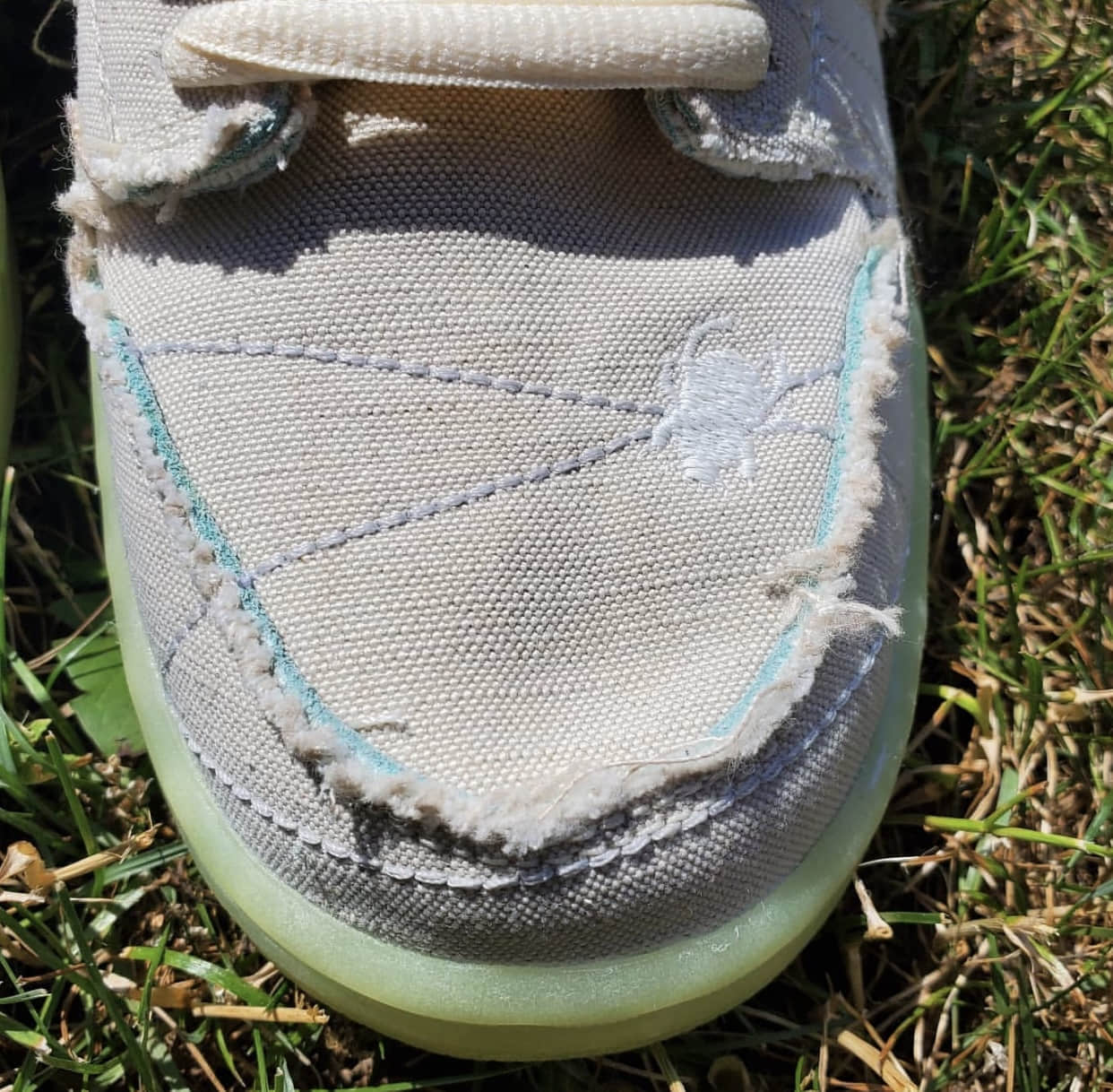 可撕鞋面+夜光设计!全新Nike SB Dunk“木乃伊”十月登场! 货号:DM0774-111