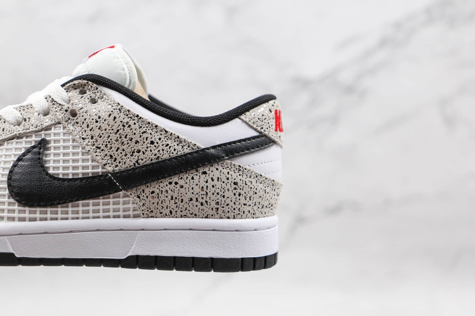 耐克NIKE SB DUNK LOW CL纯原版本低帮SB DUNK白灰色波点板鞋原鞋开模 货号:304714-107
