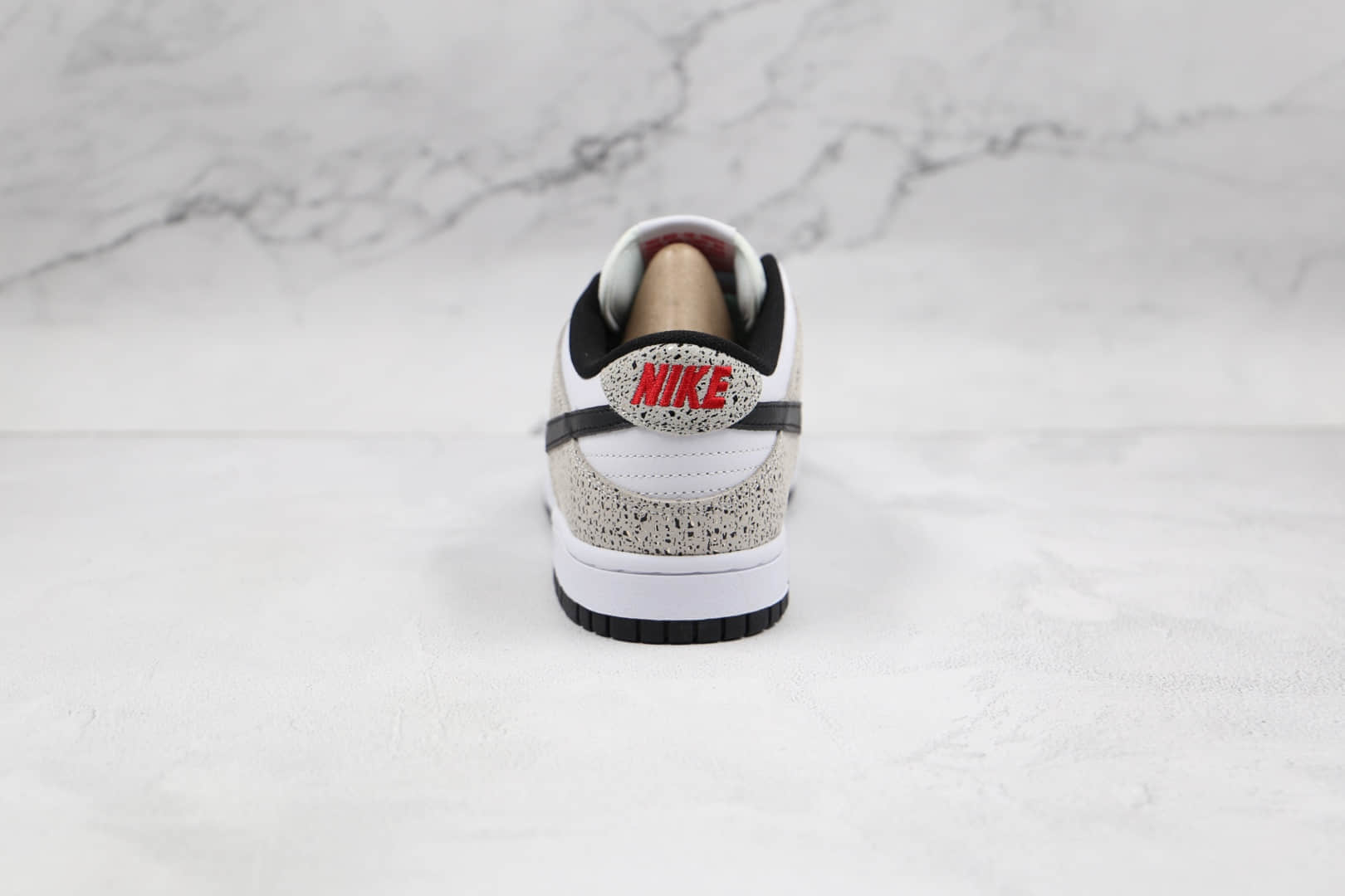 耐克NIKE SB DUNK LOW CL纯原版本低帮SB DUNK白灰色波点板鞋原鞋开模 货号:304714-107