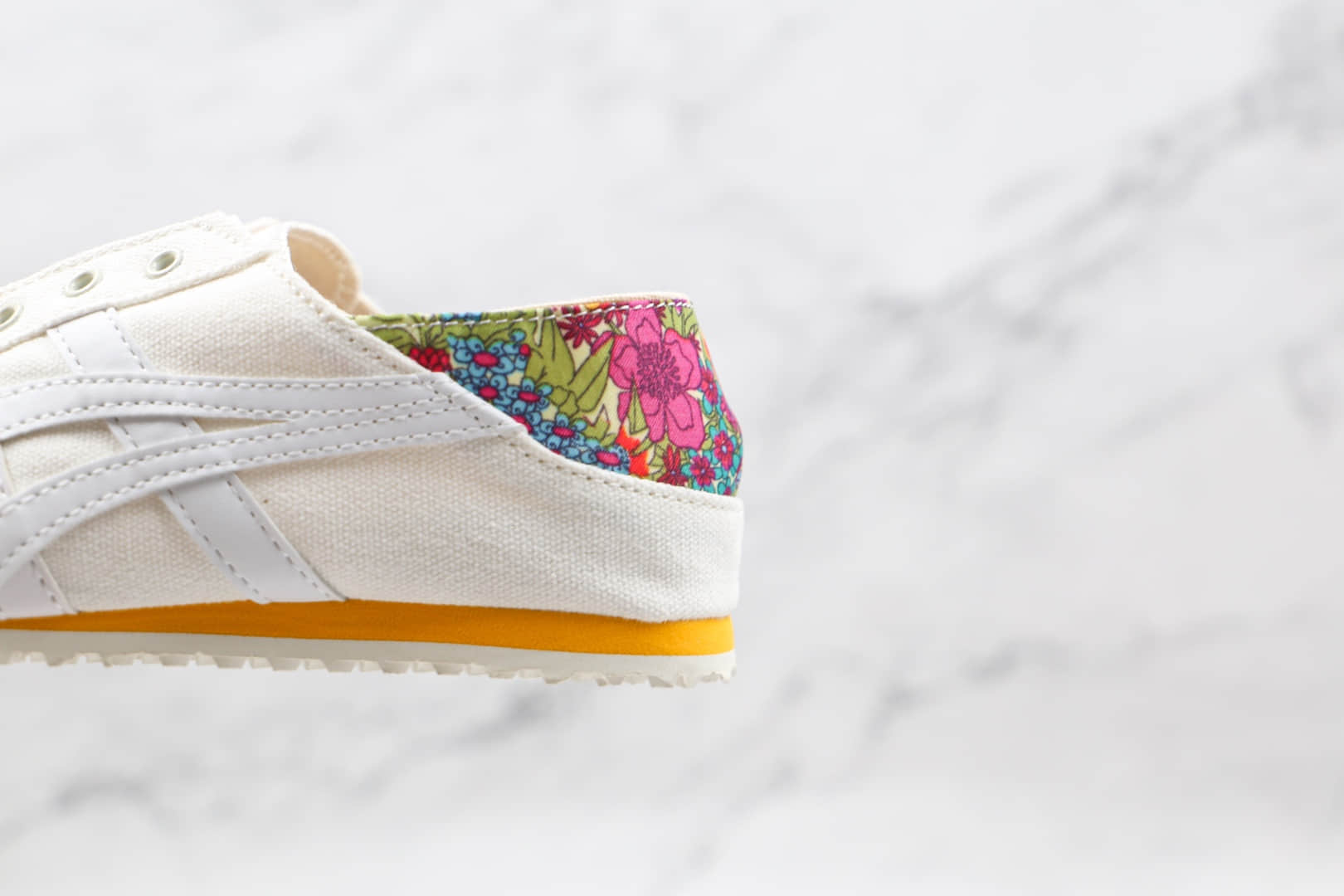 亚瑟士Onitsuka tiger公司级版本鬼冢虎一脚蹬白黄色印花帆布鞋原楦头纸板打造 货号:1182A070-100
