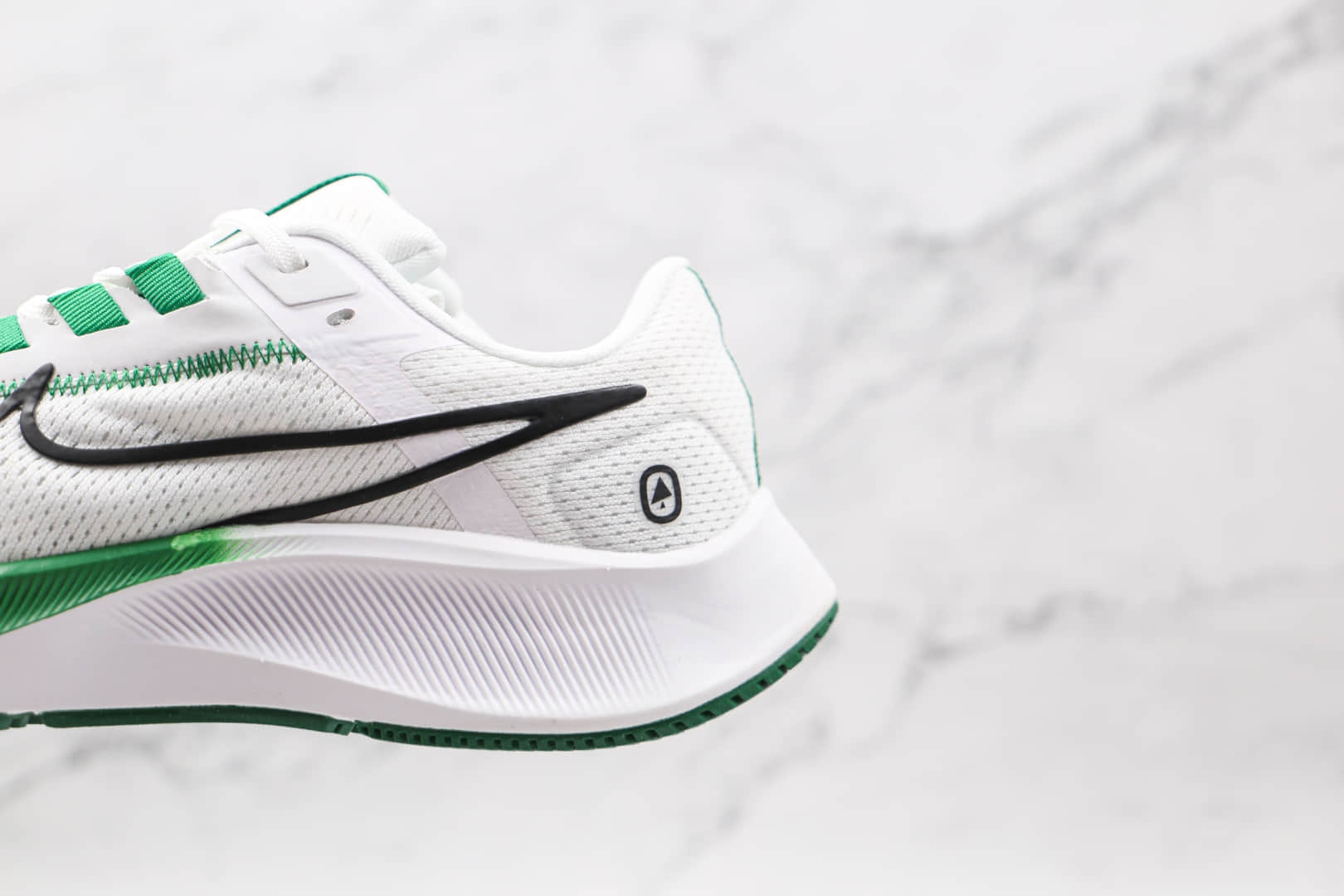 耐克Nike Air Zoom Pegasus 38纯原版本登月38代白绿色慢跑鞋原楦头纸板打造 货号:DH4252-100