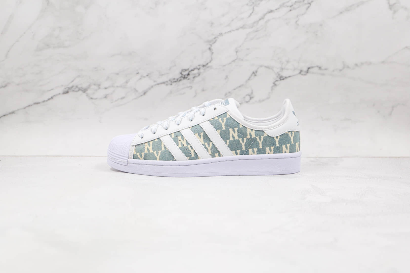 阿迪达斯adidas Originals SUPERSTAR W纯原版本贝壳头MLB联名板鞋灰白色字母区别市面通货 货号:AJ7925