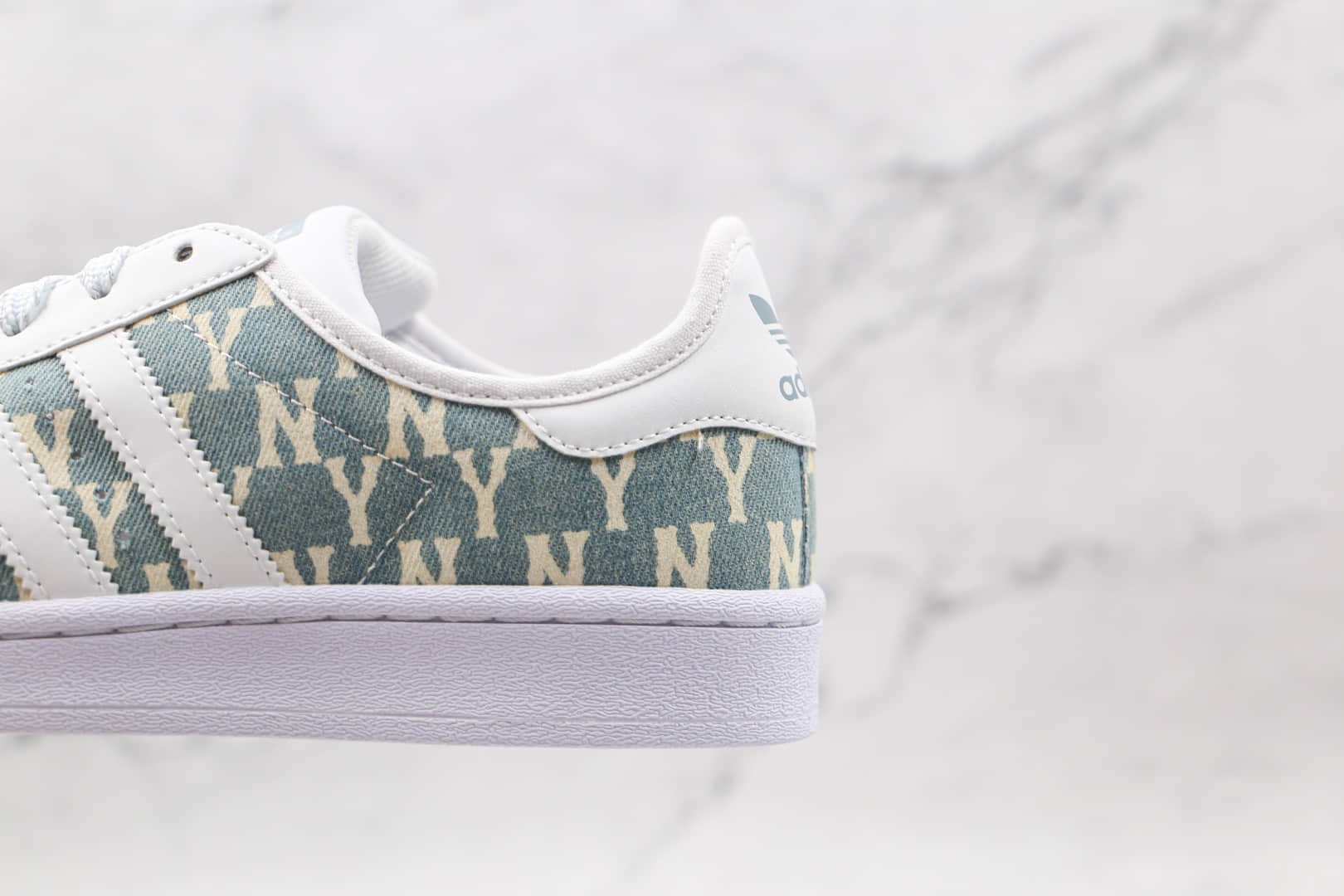 阿迪达斯adidas Originals SUPERSTAR W纯原版本贝壳头MLB联名板鞋灰白色字母区别市面通货 货号:AJ7925