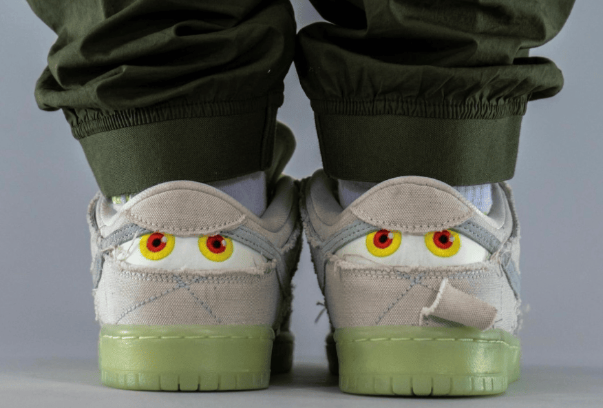 可撕鞋面+夜光设计!全新Nike SB Dunk“木乃伊”十月登场! 货号:DM0774-111