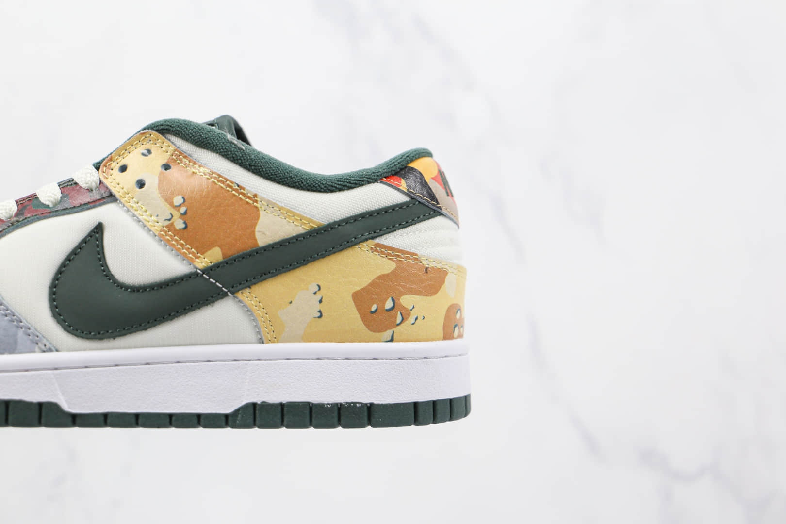 耐克Nike SB Dunk LOW PRO纯原版本低帮SB DUNK迷彩鸳鸯板鞋原楦头纸板打造 货号：DB1909-100