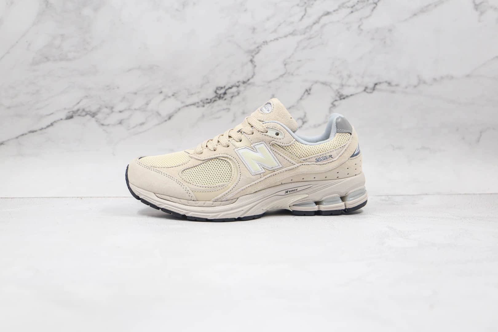 新百伦New balance 2002纯原版本复古老爹鞋NB2002浅米黄慢跑鞋原楦头纸板打造 货号:ML2002RE