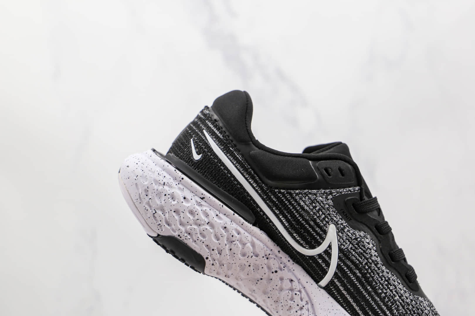 耐克Nike ZoomX Invincible Run FK纯原版本透气编织黑白色慢跑鞋原盒原标 货号:CT2229-103