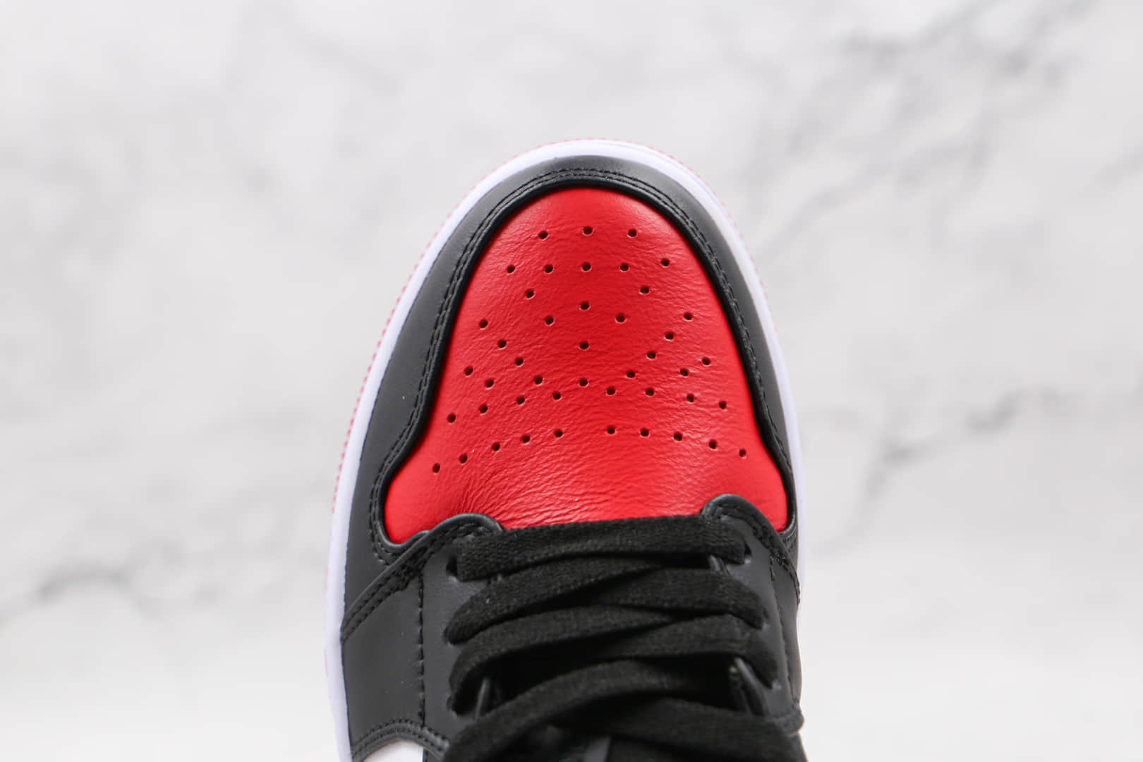 乔丹Air Jordan 1 Low纯原版本低帮AJ1红黑脚趾板鞋原楦头纸板打造 货号：553558-612
