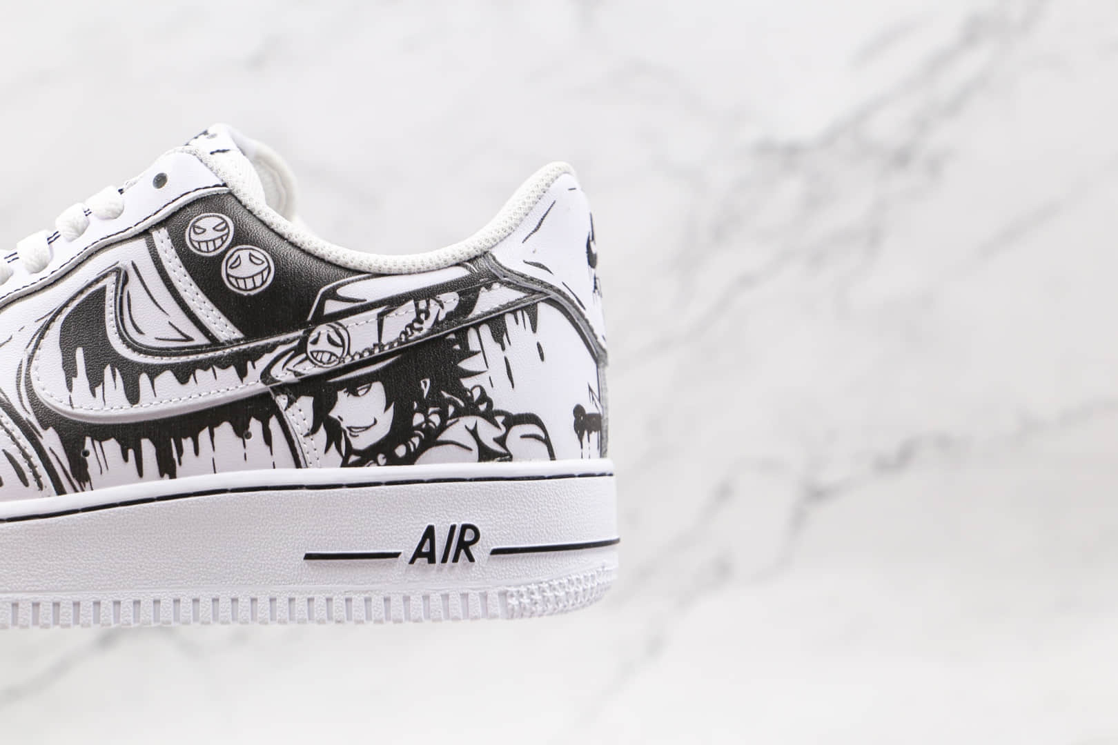 耐克Nike Air Force 1‘07纯原版本低帮空军一号黑白色海贼王涂鸦漫画板鞋内置气垫 货号：CW2288-301