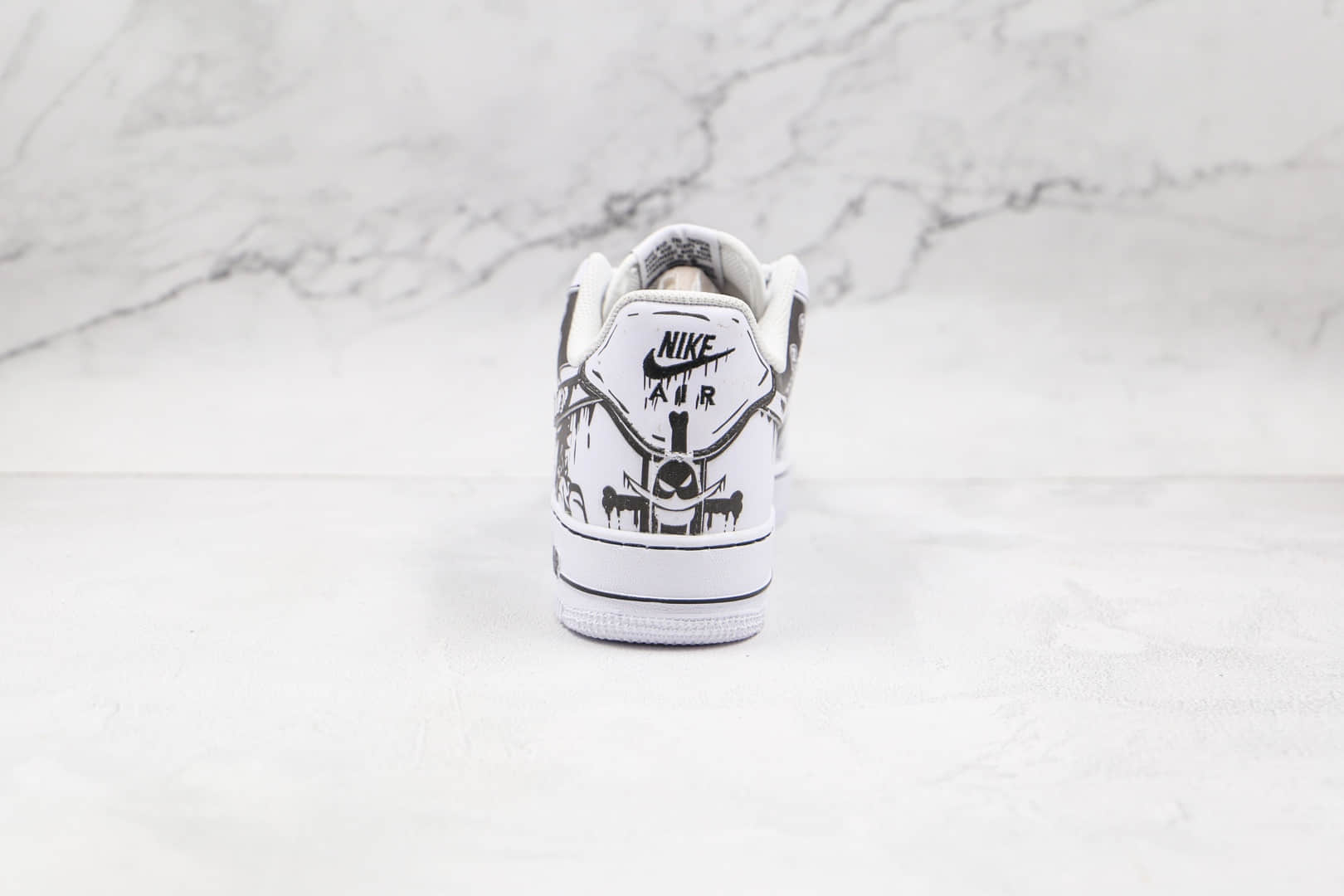 耐克Nike Air Force 1‘07纯原版本低帮空军一号黑白色海贼王涂鸦漫画板鞋内置气垫 货号：CW2288-301