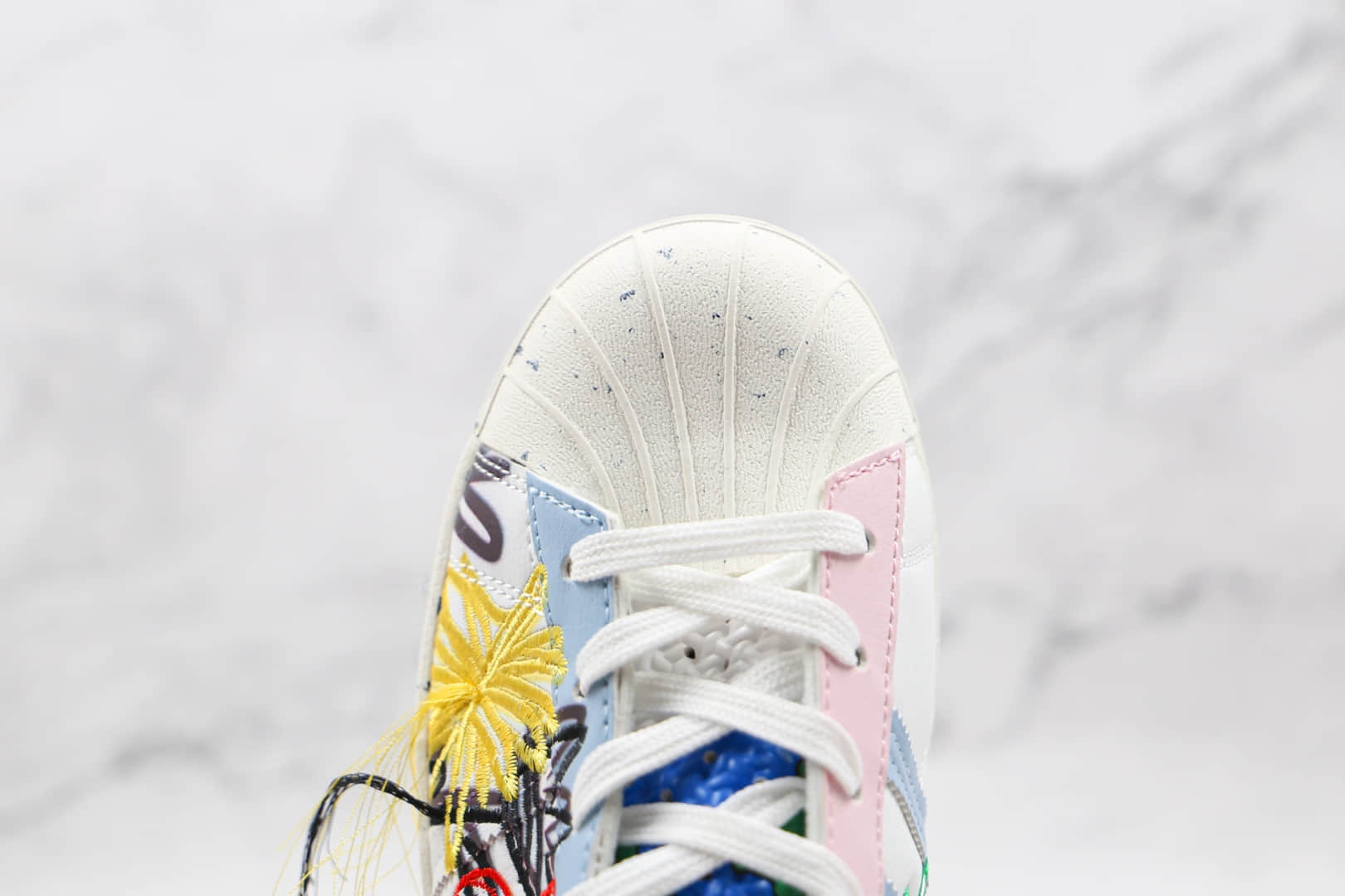 阿迪达斯Adidas Originals x Sean Wotherspoon联名款纯原版本贝壳头刺绣毛边五彩花朵流苏花卉小花板鞋原楦头纸板打造 货号:FZ4724