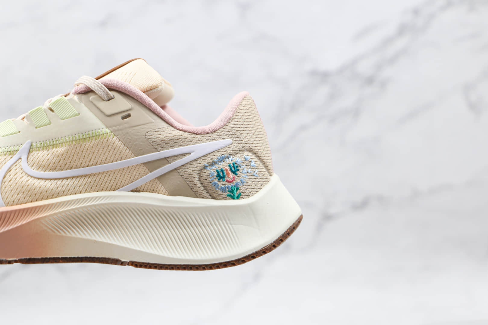 耐克Nike Air Zoom Pegasus 38纯原版本登月38代米灰色慢跑鞋原楦头纸板打造 货号:DM7195-211