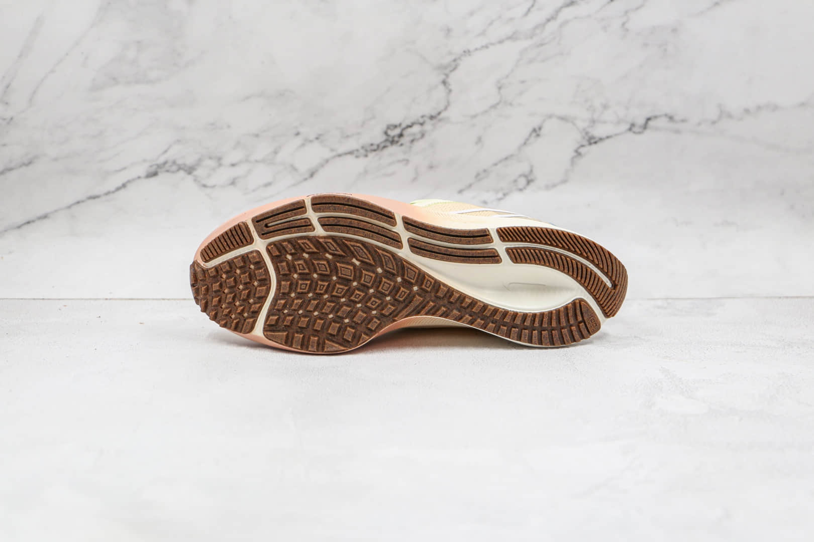 耐克Nike Air Zoom Pegasus 38纯原版本登月38代米灰色慢跑鞋原楦头纸板打造 货号:DM7195-211