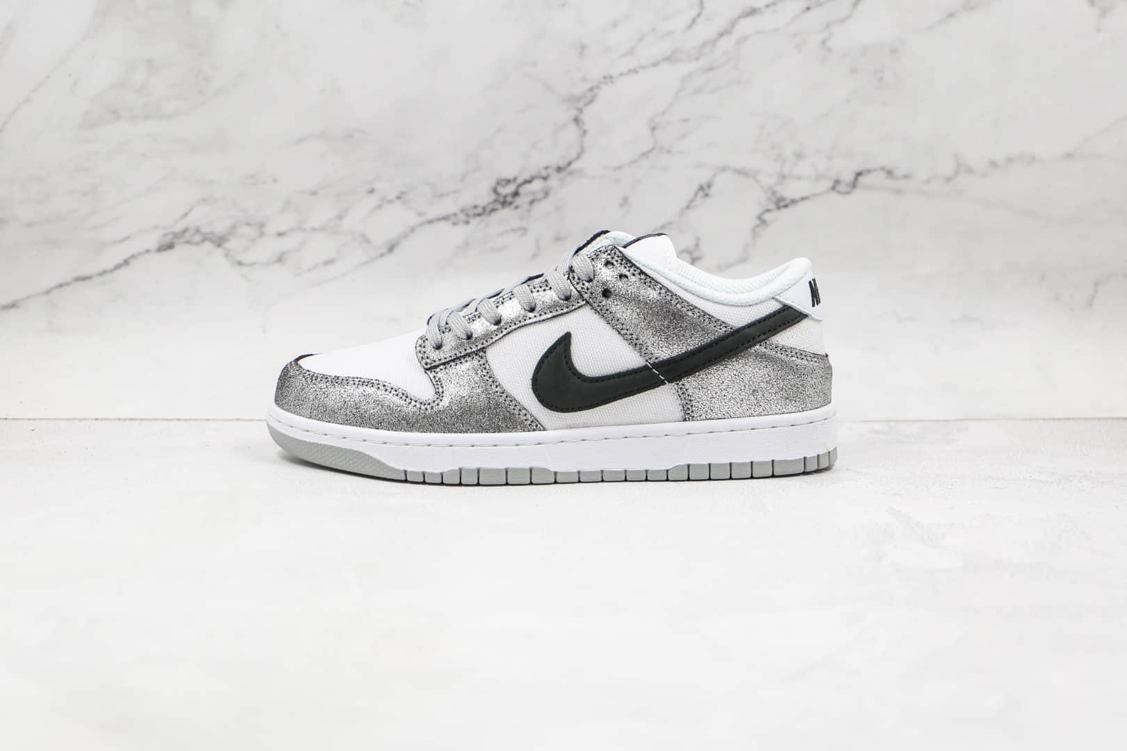 耐克Nike Dunk Low Retro纯原版本伦纳德白银色黑钩DUNK板鞋原楦头纸板打造 货号：DO5882-001