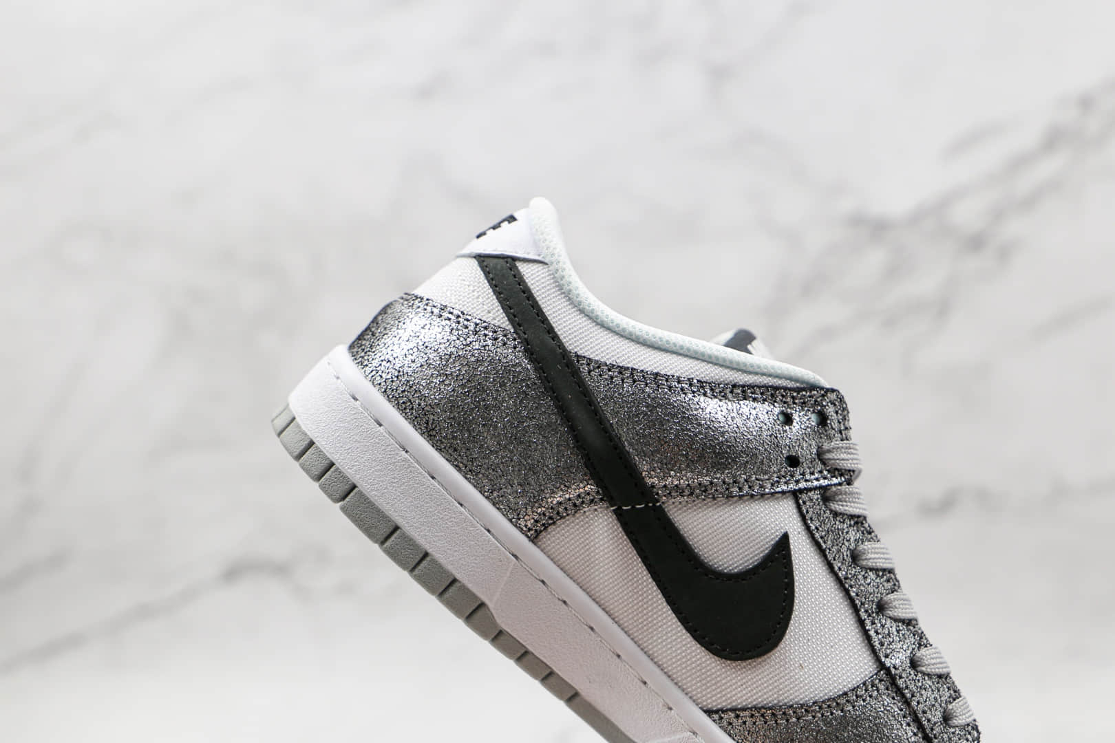 耐克Nike Dunk Low Retro纯原版本伦纳德白银色黑钩DUNK板鞋原楦头纸板打造 货号：DO5882-001