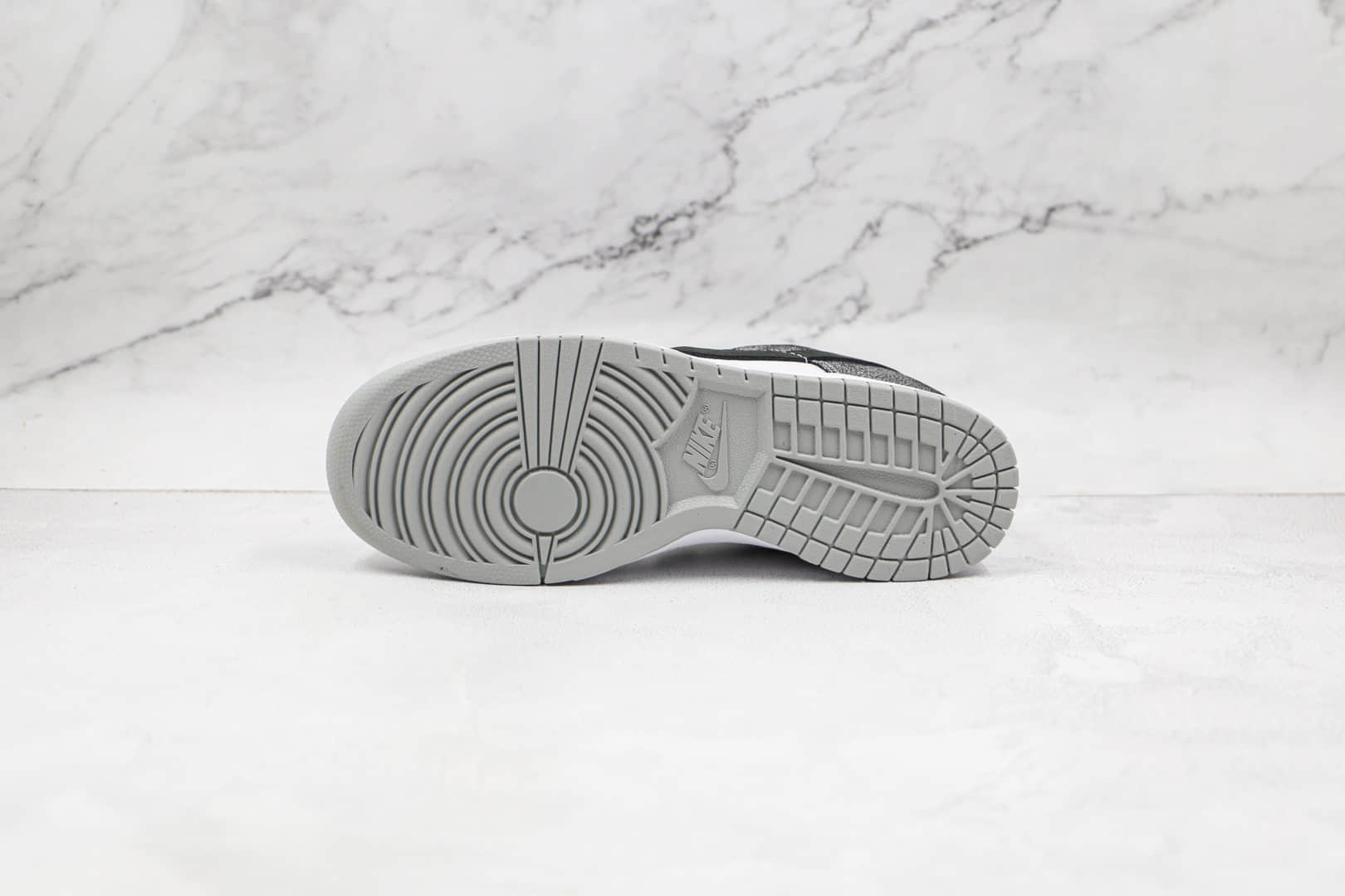 耐克Nike Dunk Low Retro纯原版本伦纳德白银色黑钩DUNK板鞋原楦头纸板打造 货号：DO5882-001