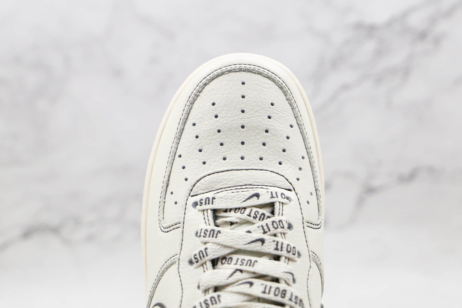 耐克Nike Air Force 1 Low纯原版本低帮空军一号白黑色缝线斯图西联名款板鞋内置气垫 货号:UN1635-702