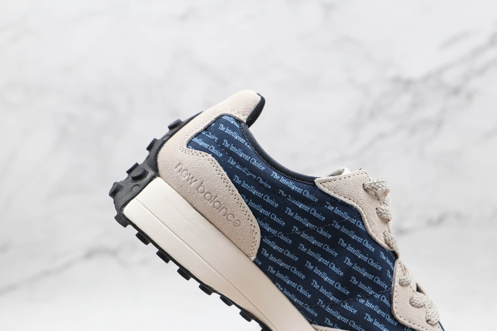 新百伦New Balance 327纯原版本蓝白色字母弹幕NB327复古慢跑鞋原楦头纸板打造 货号:WS327BA