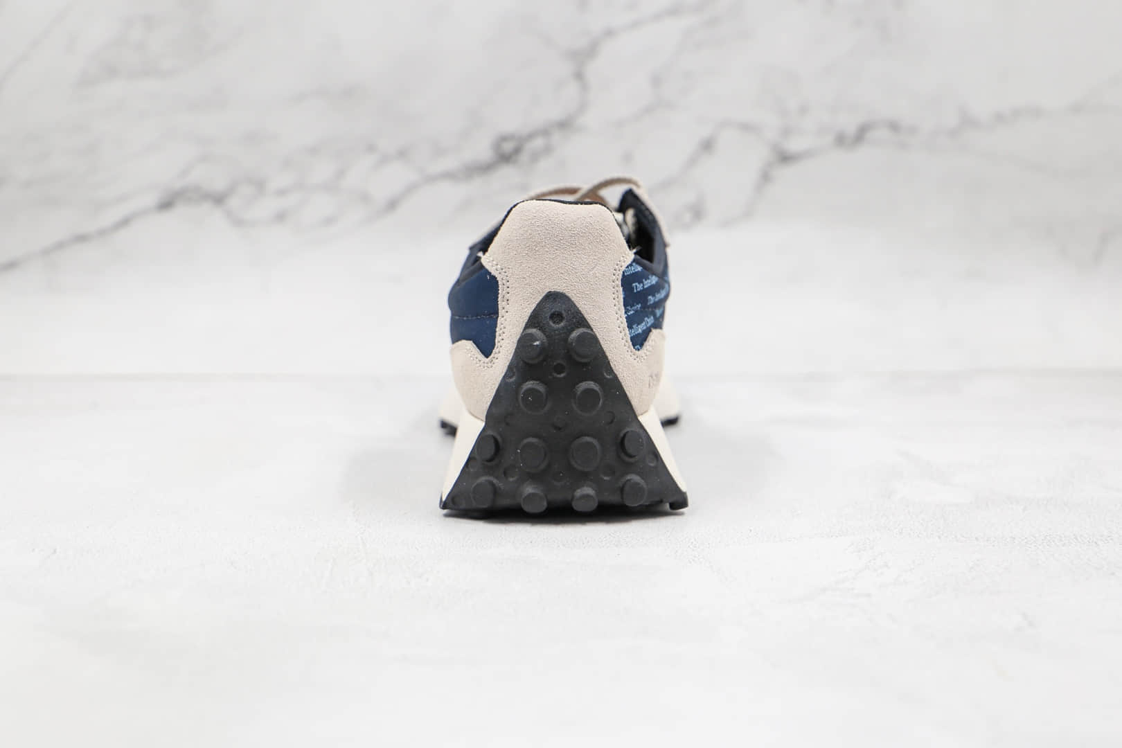 新百伦New Balance 327纯原版本蓝白色字母弹幕NB327复古慢跑鞋原楦头纸板打造 货号:WS327BA