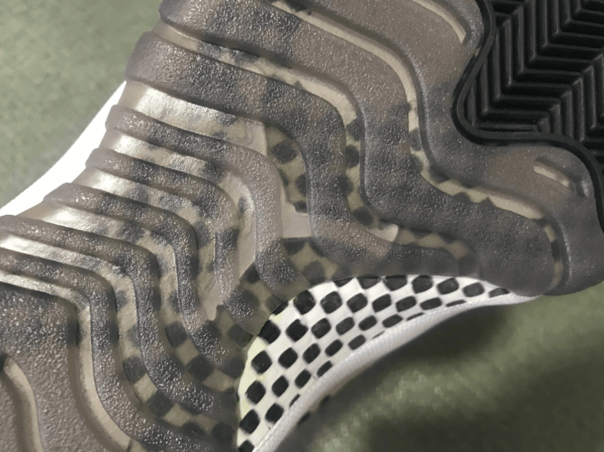 马毛鞋面+斑马纹设计!这双AJ11够狂野! 货号:AR0715-010