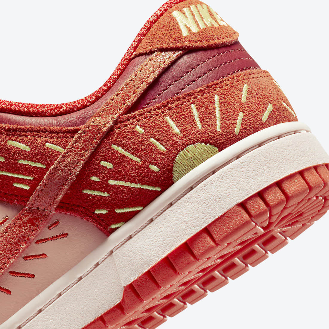 落日刺绣点缀!全新Nike Dunk“冬至”首度曝光! 货号:DO6723-800