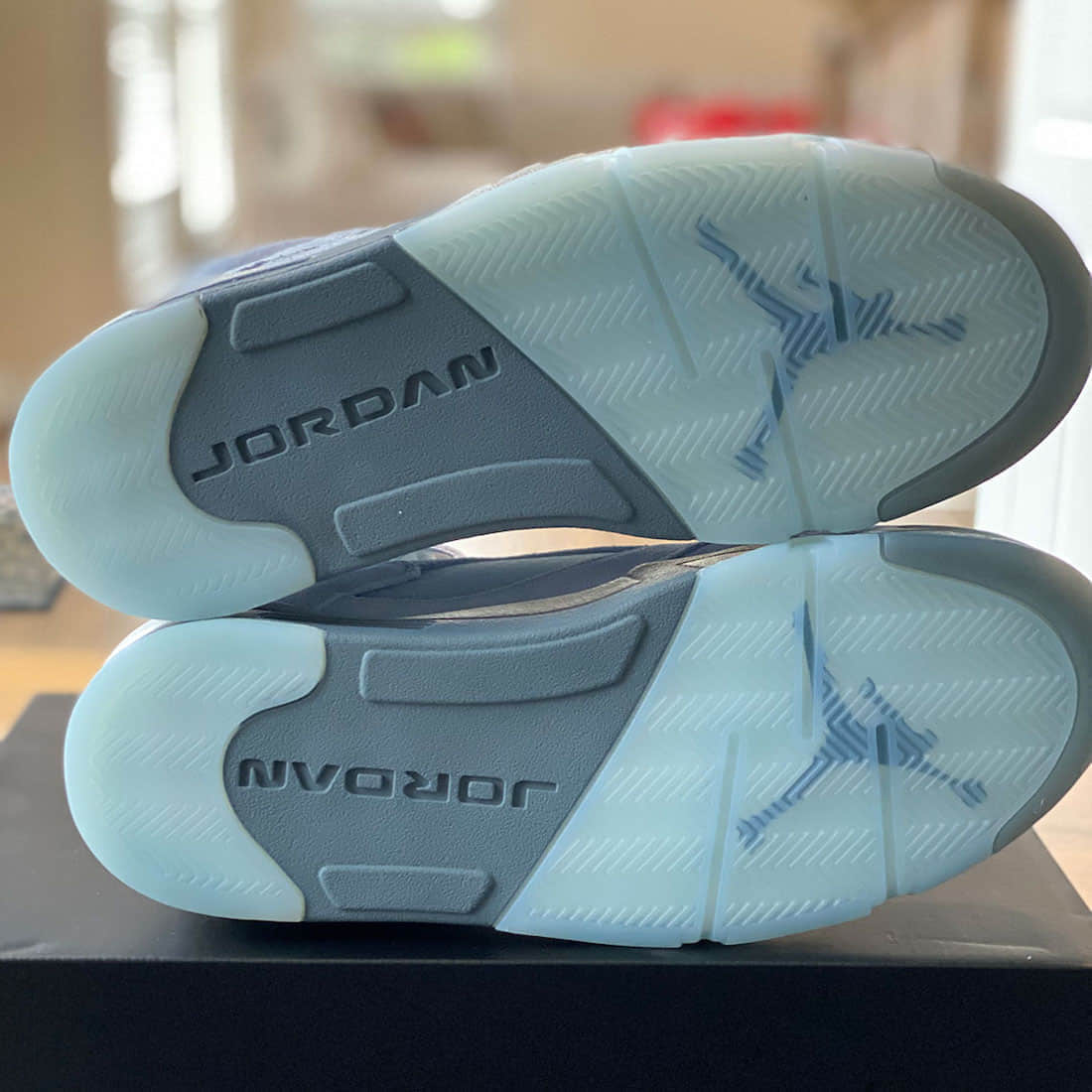 清新冰蓝装扮!AJ5 WMNS “蓝鸟”再曝最新实物图! 货号:DD9336-400