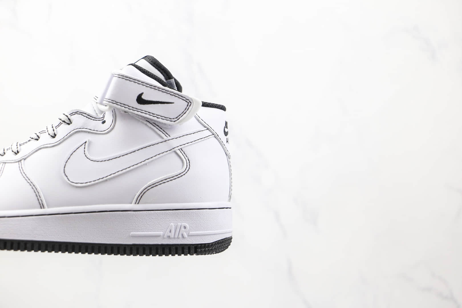 耐克Nike Air Force 1 Mid纯原版本中帮空军一号二次元黑白缝线板鞋内置气垫 货号:CV1724-104