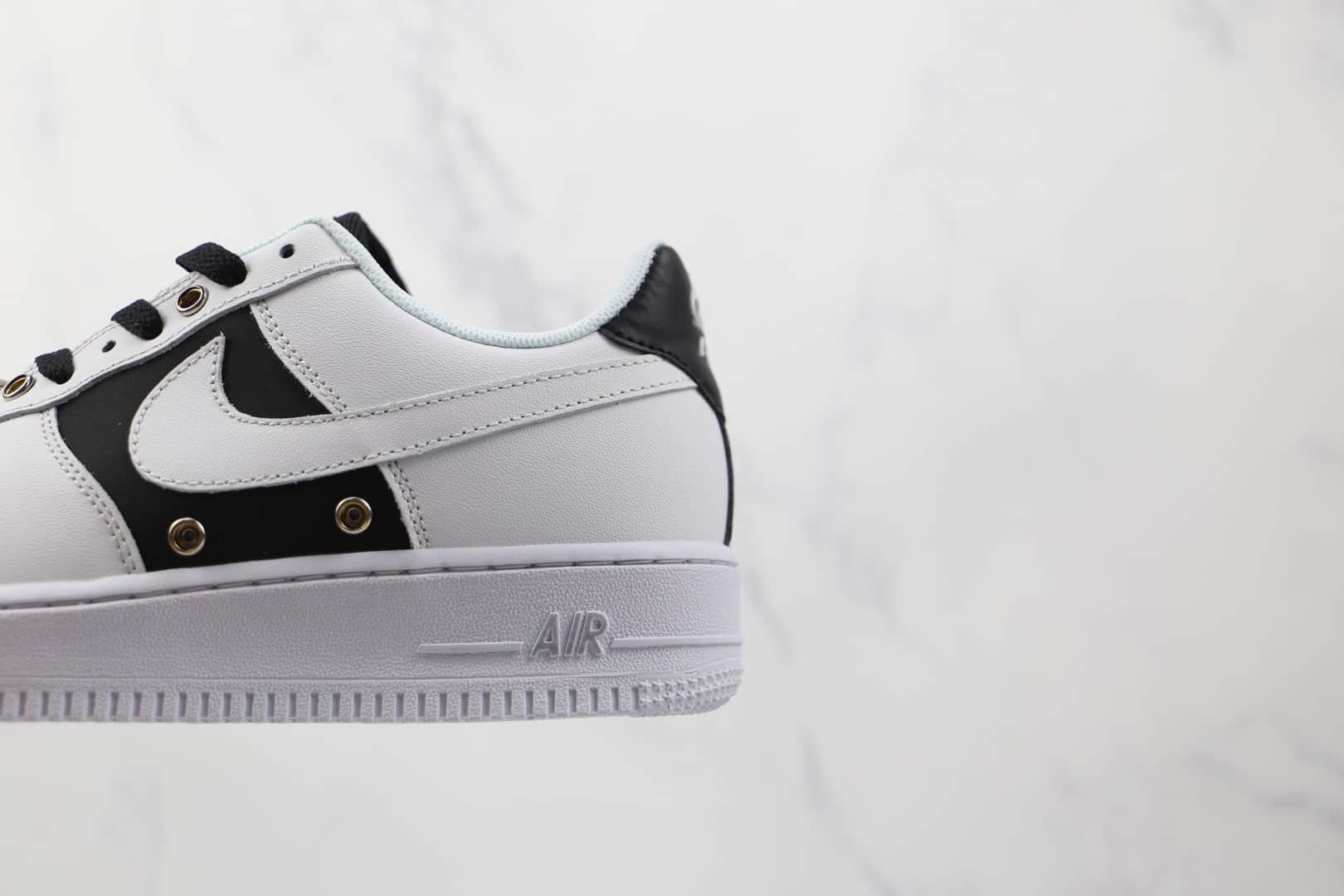 耐克Nike Air Force 1 Low '07纯原版本低帮空军一号白黑色金属银牌板鞋原楦头纸板打造 货号:DA8571-100