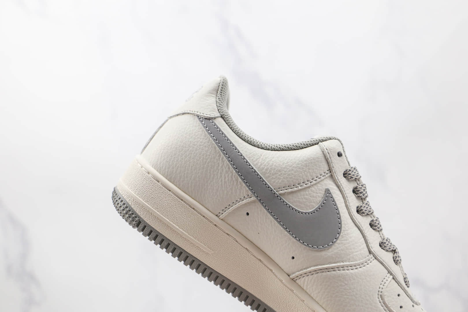耐克KITH x Nike Air Force 1' 07纯原版本空军一号低帮AF1白灰色3M反光内置全掌气垫 货号:CH1808-006
