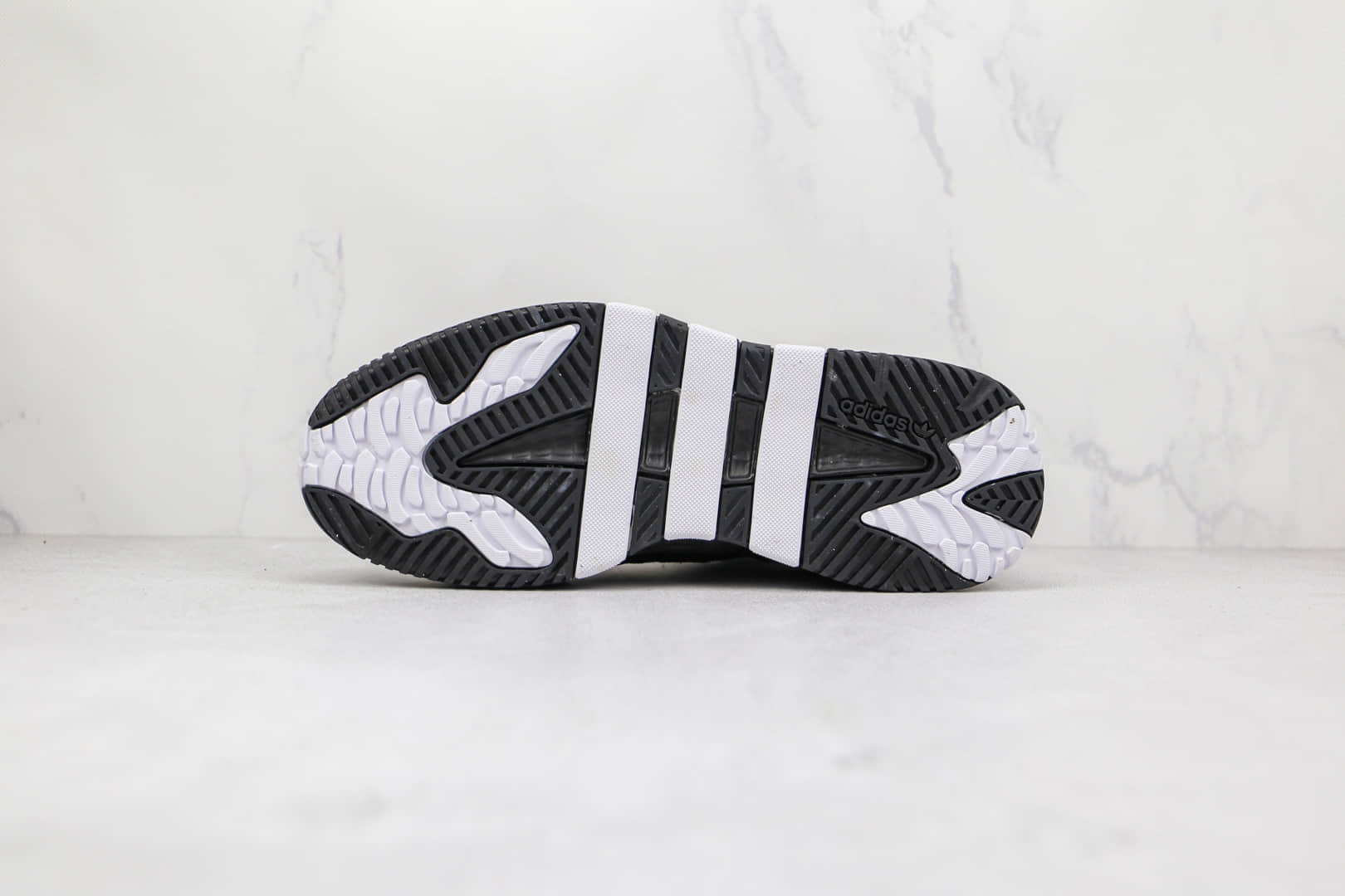 阿迪达斯adidas Originals NiteBall纯原版本易烊千玺同款老爹鞋复古跑鞋白黑色区别市面通货 货号:H67366