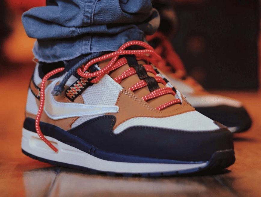 TS倒钩联名Air Max 1最新上脚图曝光!鞋迷们又要掏钱包了! 货号:DO9392-700