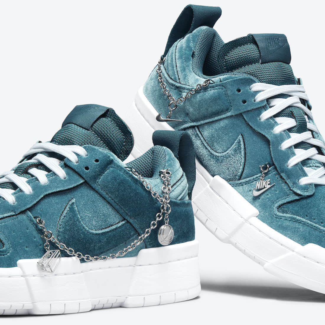 天鹅绒鞋面+链条挂饰!全新Nike Dunk Low Disrupt即将登场! 货号:DO5219-010