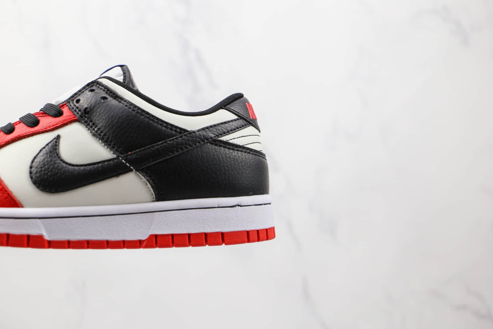耐克Nike Dunk Low EMB x NBA联名款纯原版本低帮DUNK白红黑芝加哥公牛配色板鞋原盒原标 货号:DD3363-100