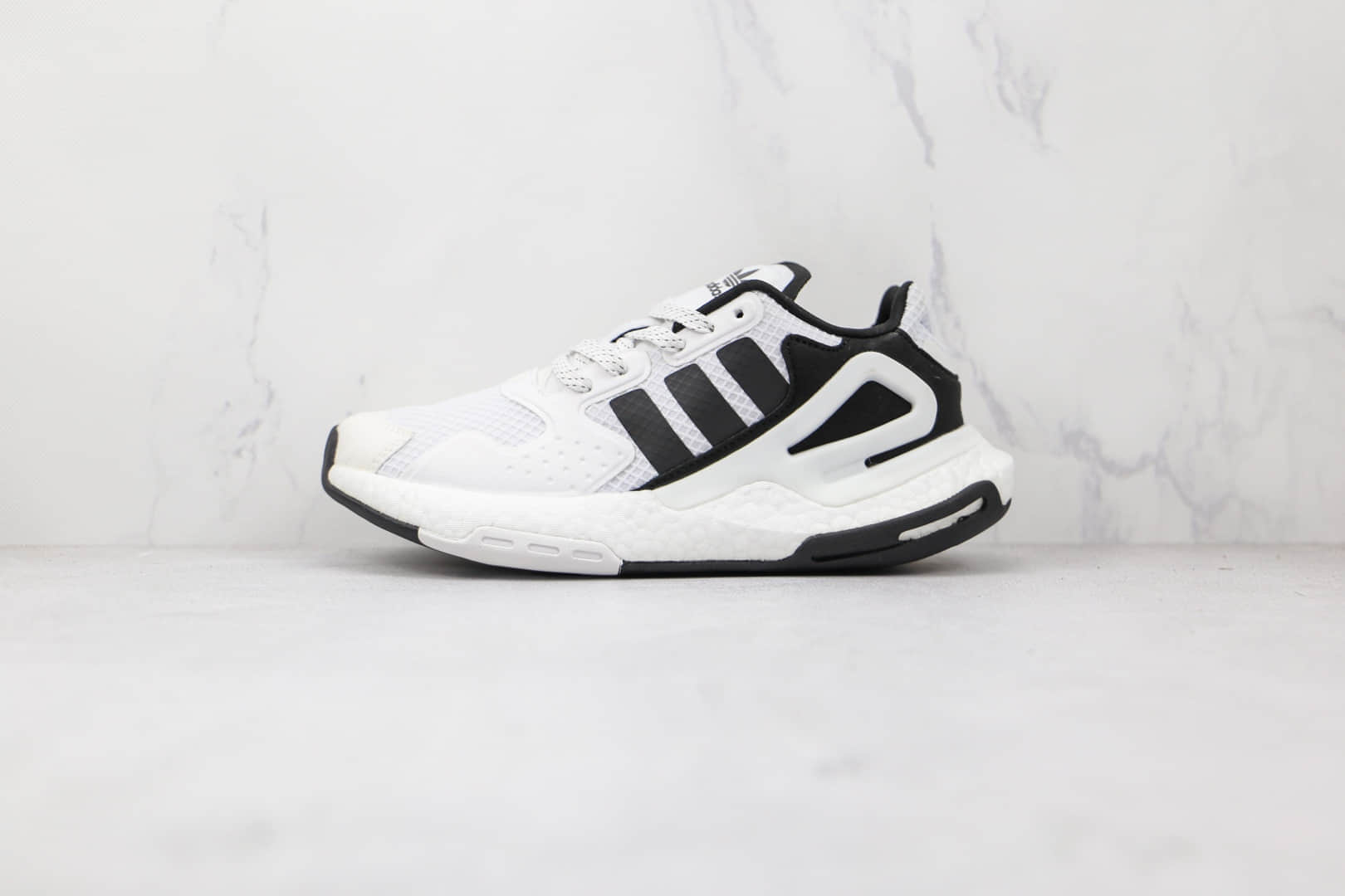 阿迪达斯Adidas Day Jogger 2021 Boost纯原版本夜行者二代网面白黑色爆米花跑鞋原盒原标 货号:FW5900