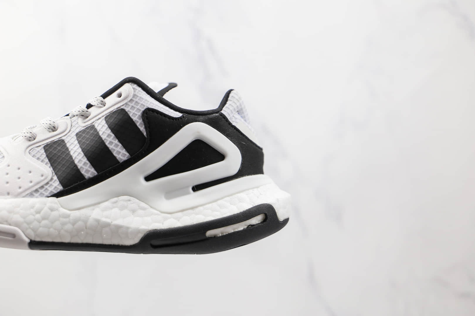 阿迪达斯Adidas Day Jogger 2021 Boost纯原版本夜行者二代网面白黑色爆米花跑鞋原盒原标 货号:FW5900