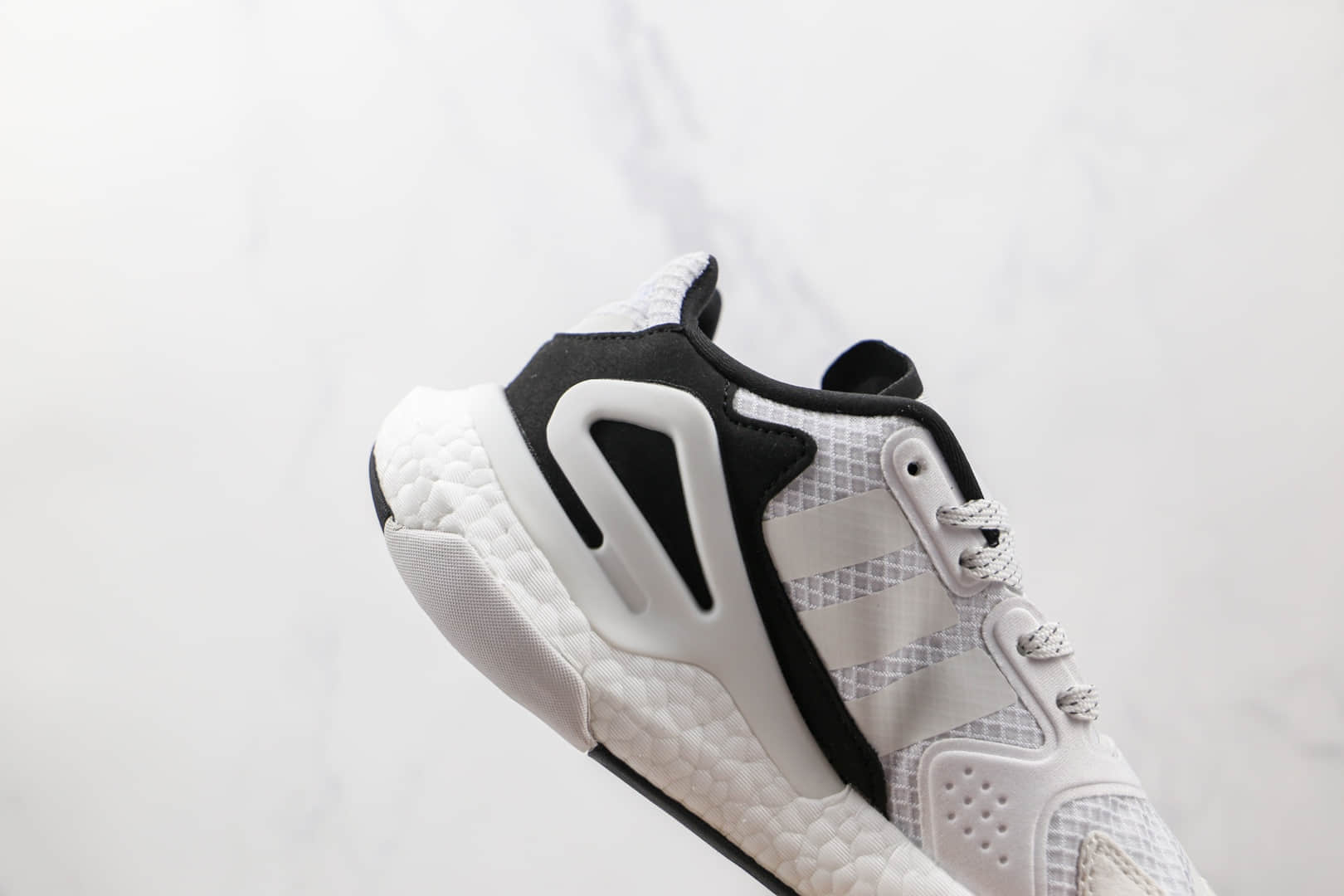 阿迪达斯Adidas Day Jogger 2021 Boost纯原版本夜行者二代网面白黑色爆米花跑鞋原盒原标 货号:FW5900