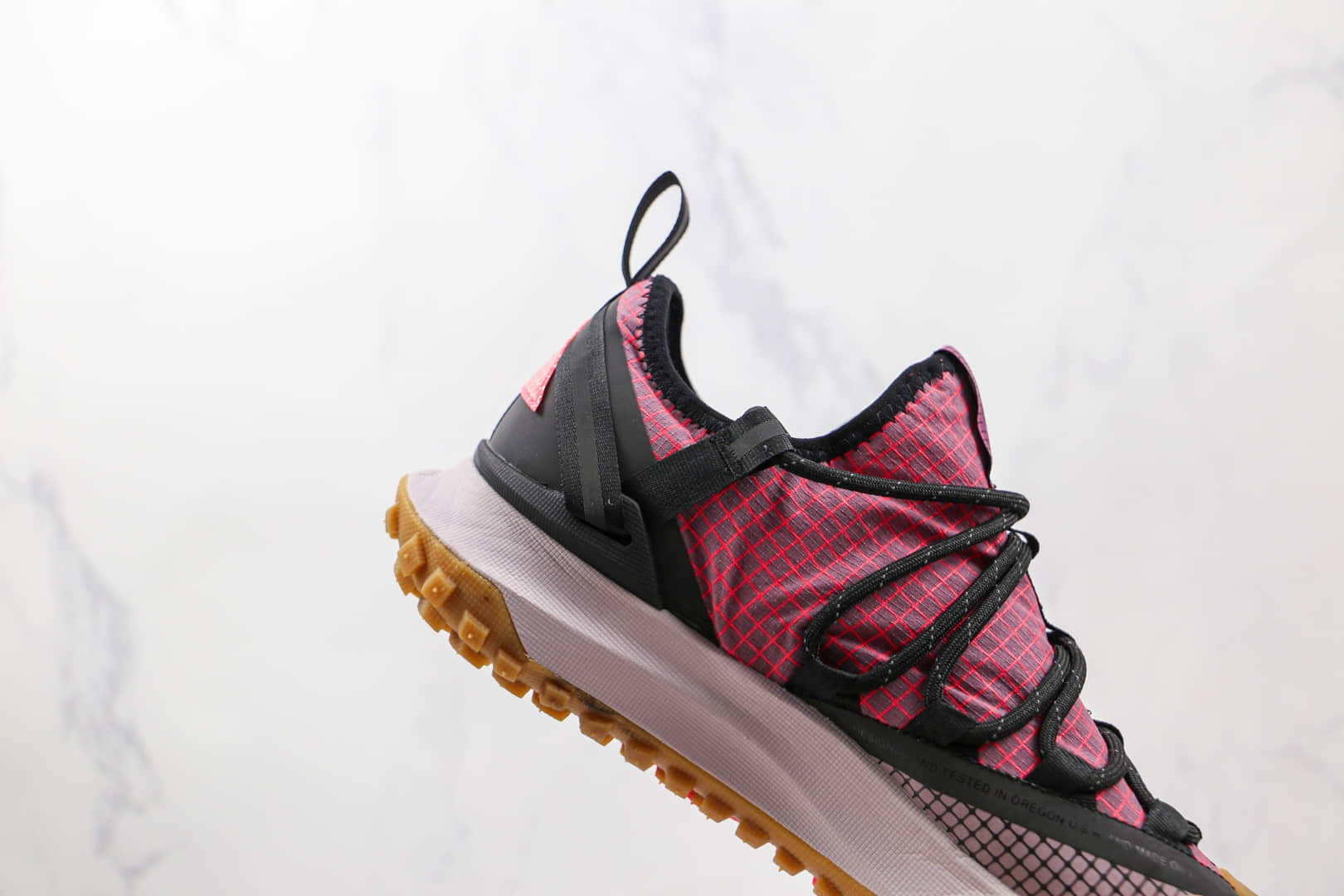 耐克Nike ACG Mountain Fly Low Fossil Stone纯原版本黑粉色网状ACG登山鞋原档案数据开发 货号：DC9045-500