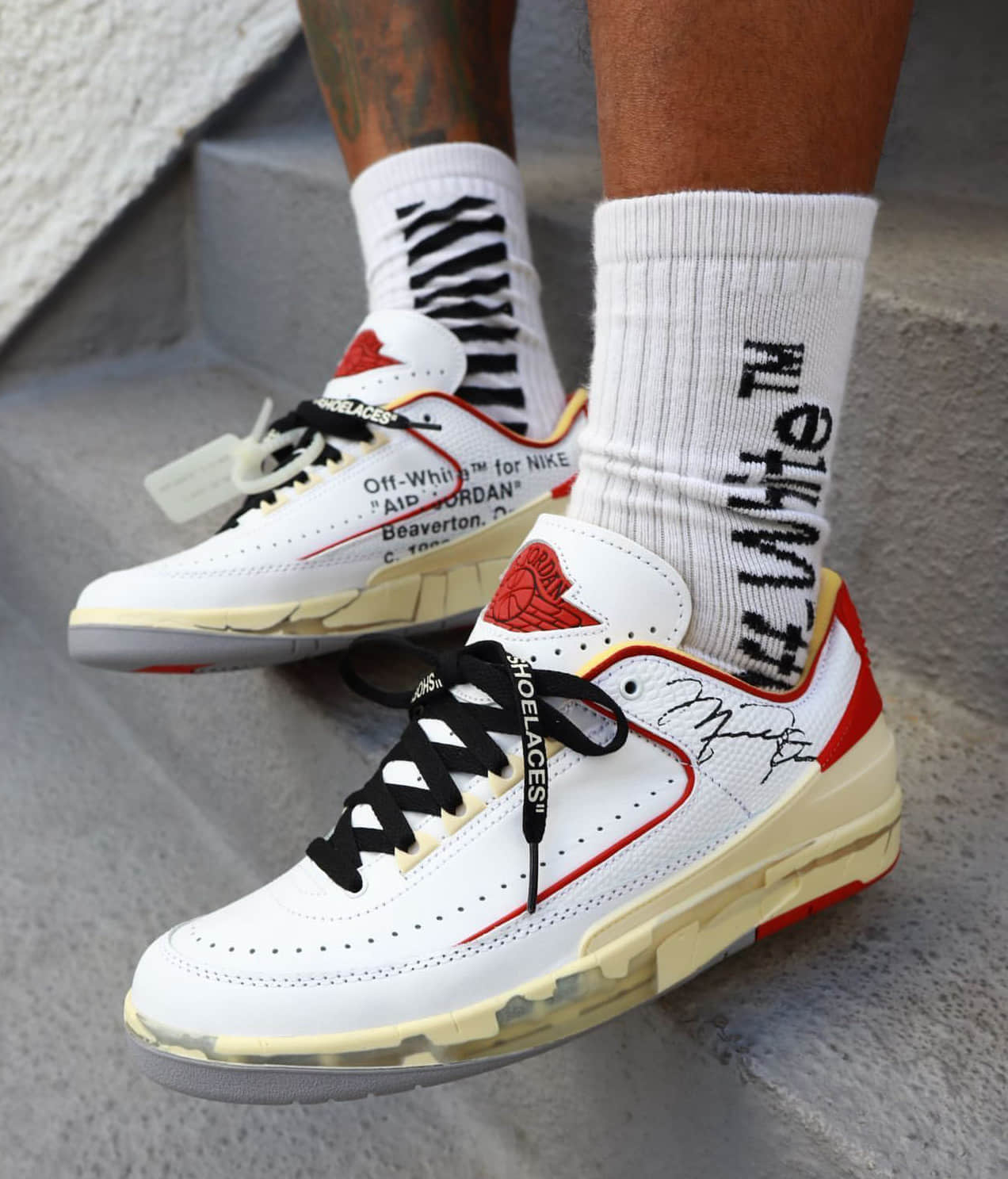 OW x AJ2白红释出最新上脚图!下月登场! 货号:DJ4375-106
