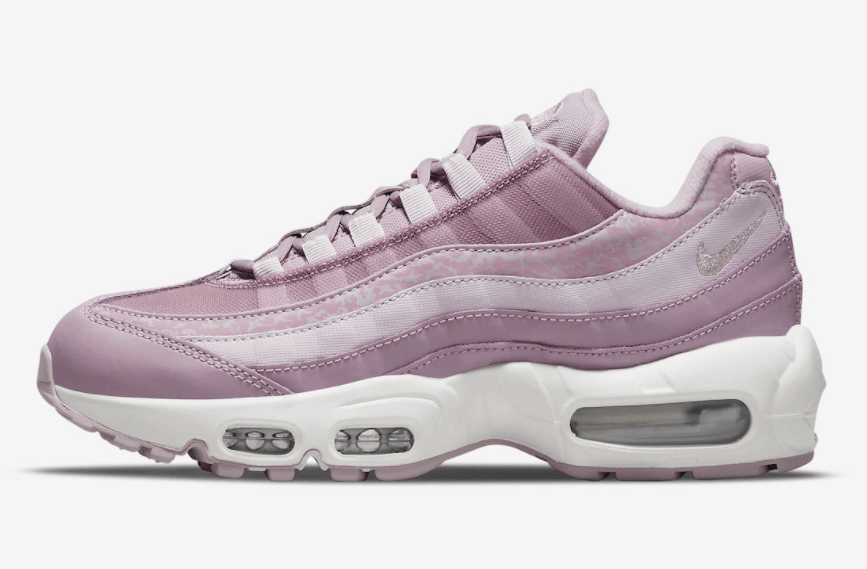粉红迷彩!耐克复古跑鞋Air Max 95新配色曝光! 货号:DC9474-500