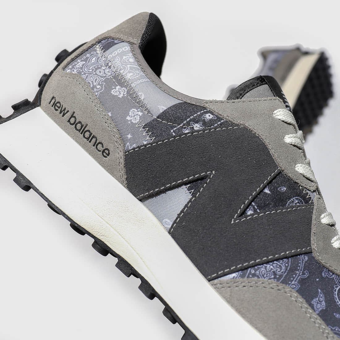 腰果花元素!全新Shoe Palace x NB327联名套装11月16日发售!