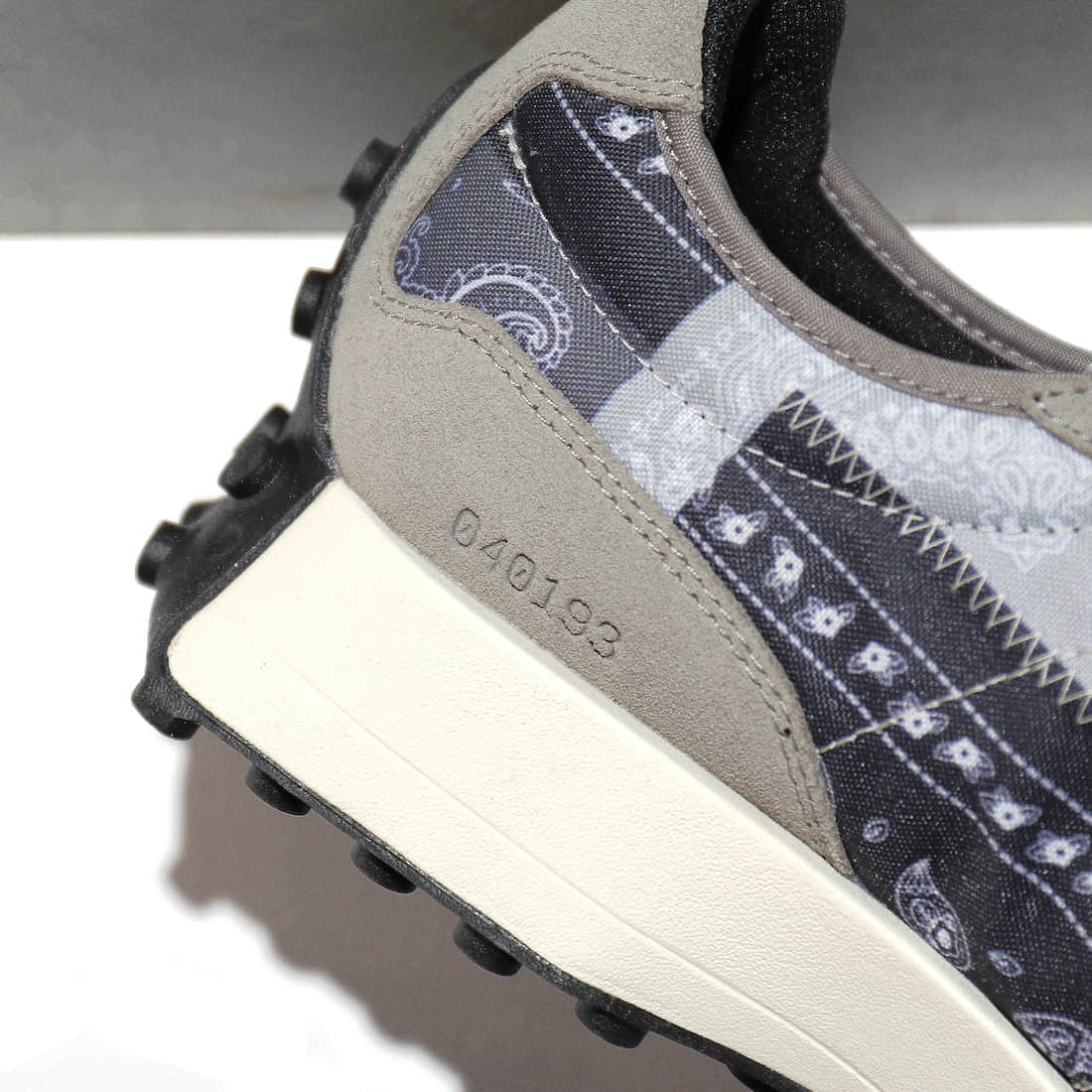 腰果花元素!全新Shoe Palace x NB327联名套装11月16日发售!