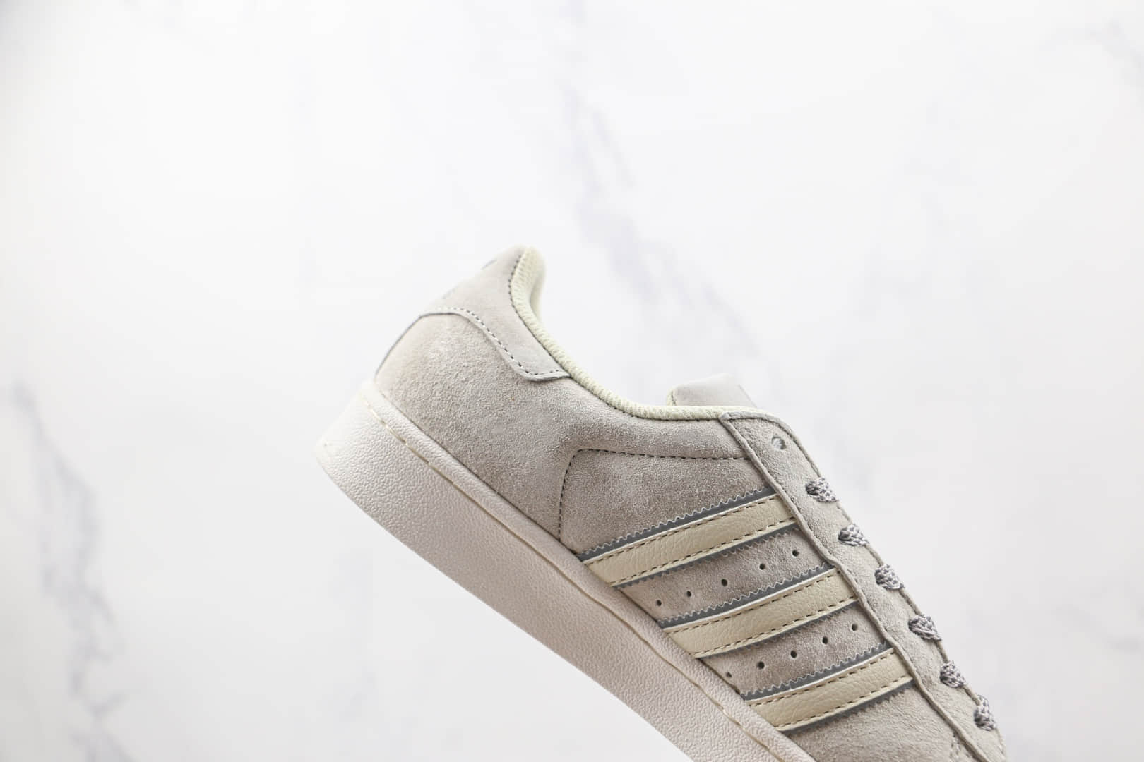 阿迪达斯Adidas Originals SUPERSTAR W纯原版本三叶草贝壳头灰色麂皮卫冕冠军板鞋原盒原标 货号:BS0911