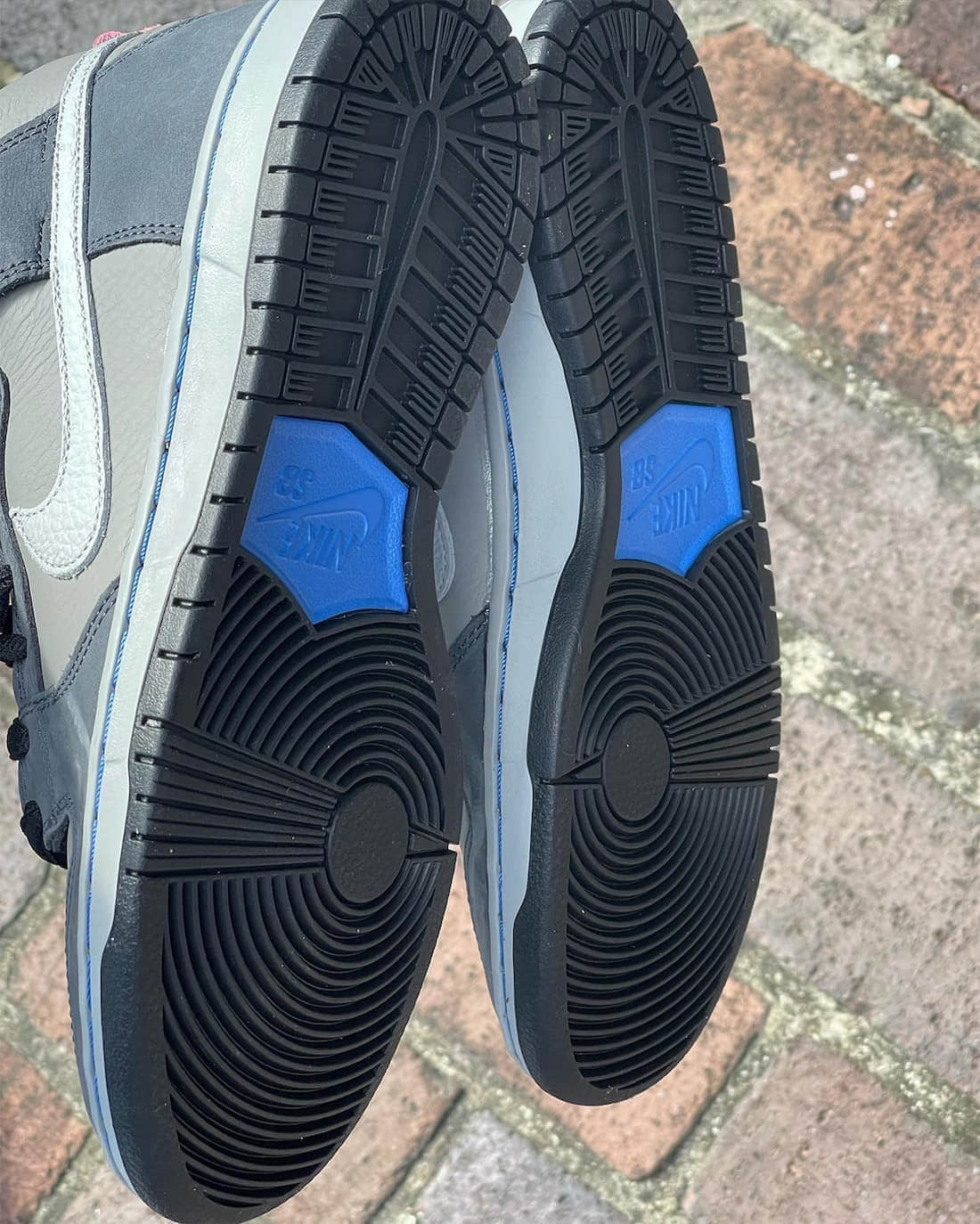 全新Nike SB Dunk Hi实物曝光!质感出色! 货号:DJ9800-001