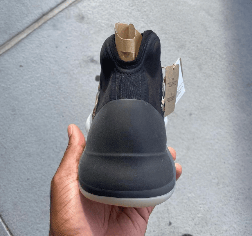 Yeezy 篮球鞋全新配色即将发售!