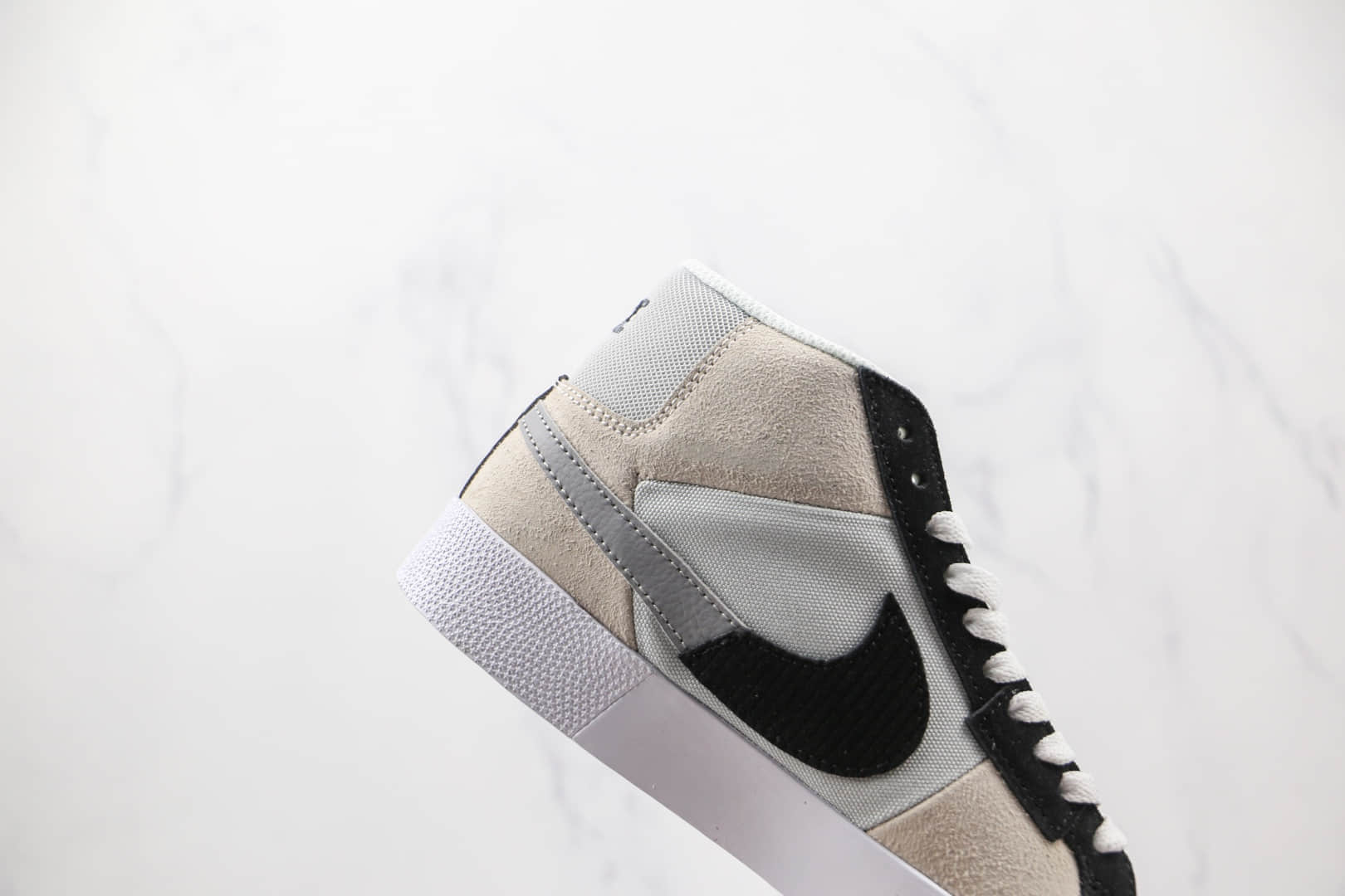耐克Nike SB Zoom Blazer Mid PRM纯原版本中帮SB开拓者米兰黑色拼接断钩板鞋原盒原标 货号:DA8854-700