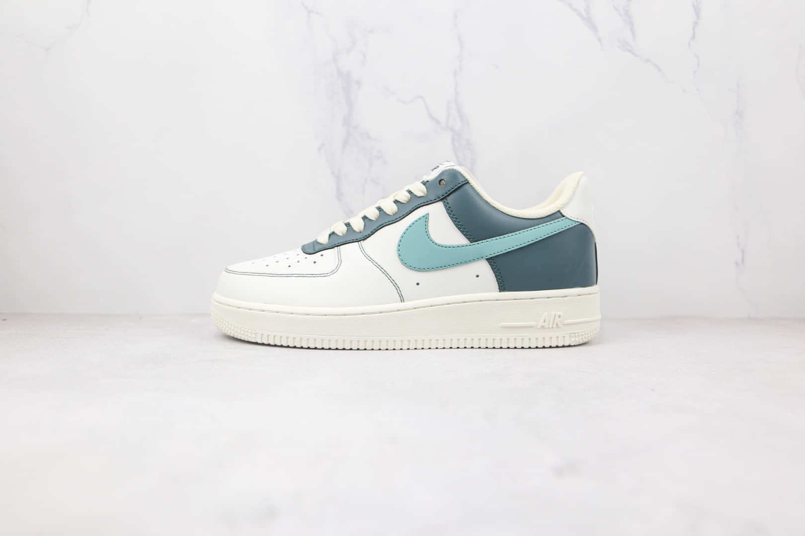 耐克Nike Air Force 1纯原版本低帮空军一号皮面白绿拼色板鞋内置气垫 货号:LT0226-301
