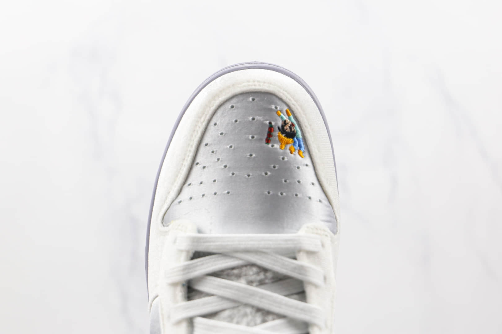 耐克Nike Dunk Low Ice低帮DUNK纯原版本圣诞节冰雪奇缘冬季仙境冰雪节限定板鞋原盒原标 货号：DO2326-001