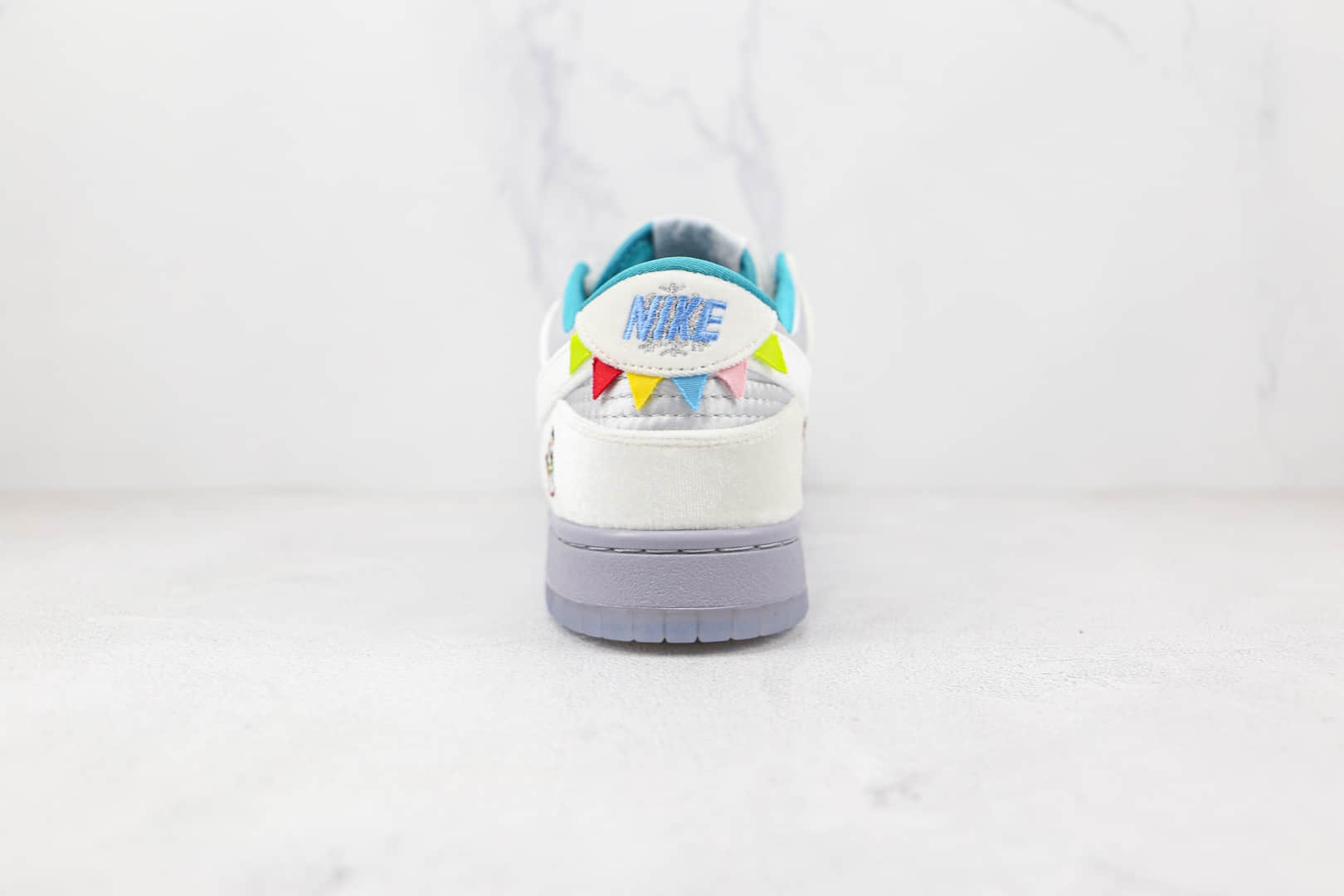 耐克Nike Dunk Low Ice低帮DUNK纯原版本圣诞节冰雪奇缘冬季仙境冰雪节限定板鞋原盒原标 货号：DO2326-001